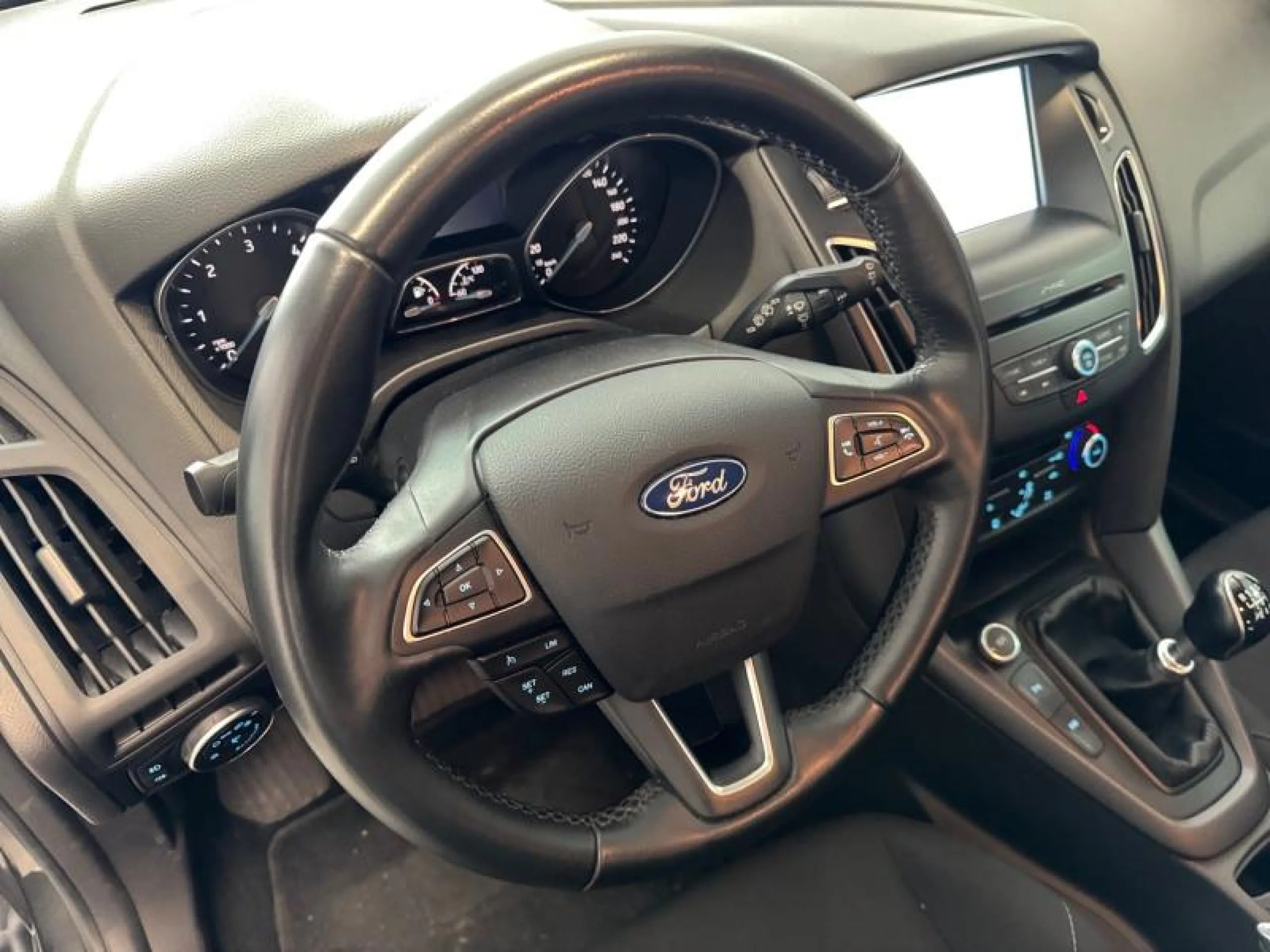 FORD FOCUS 1.5 TDCI E6 120CV TREND+ - Foto 7