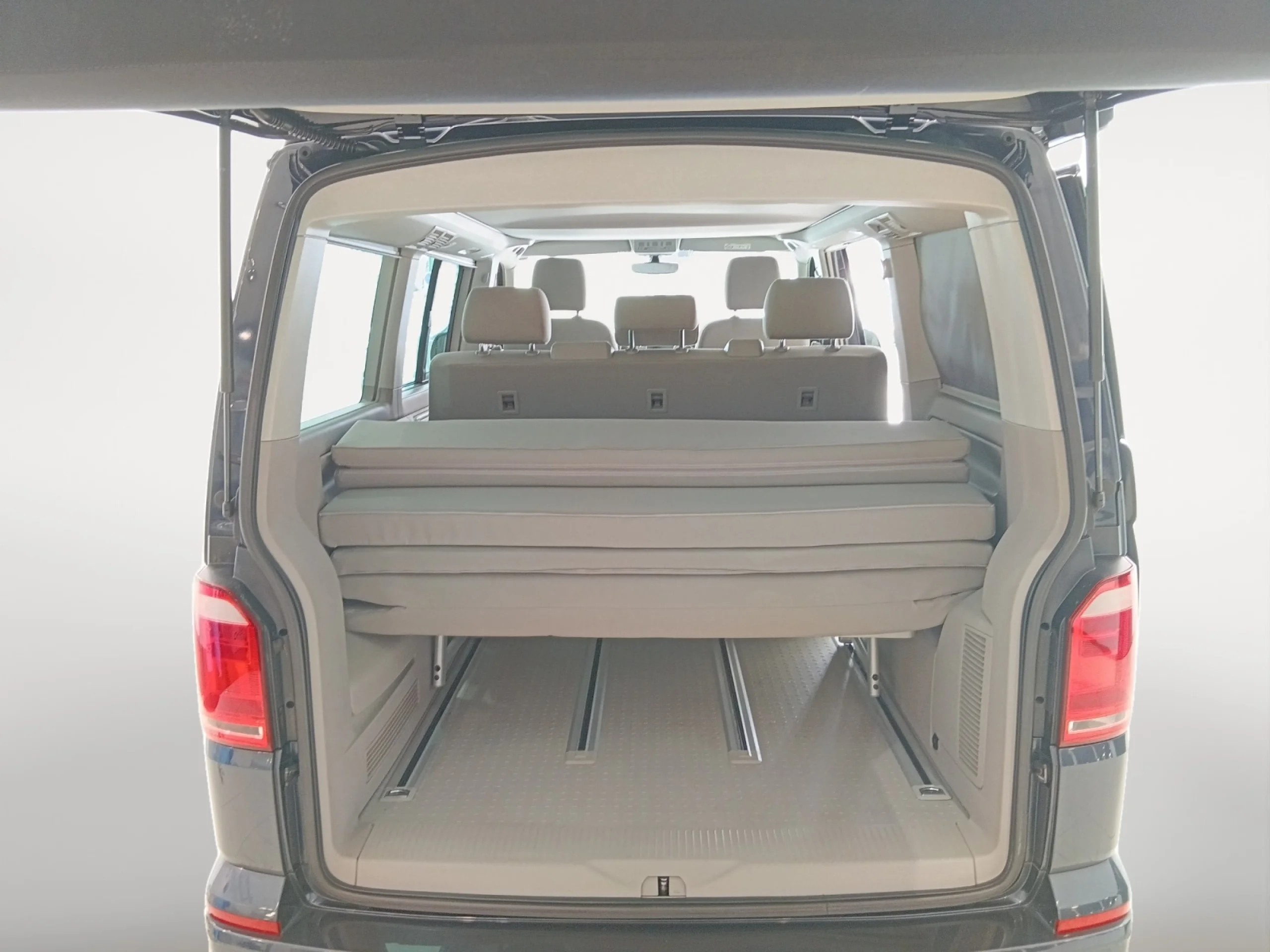 VOLKSWAGEN CALIFORNIA BEACH 2.0 TDI 110KW (150CV) BMT - Foto 7