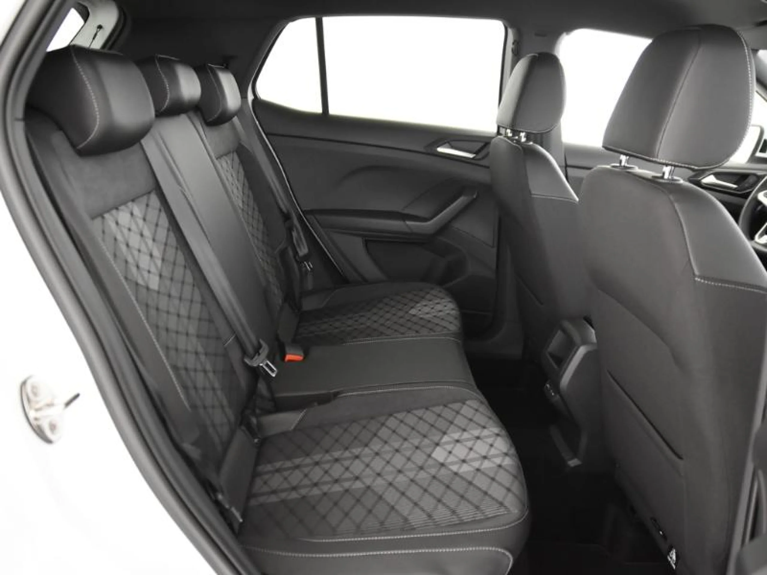 VOLKSWAGEN T CROSS T CROSS R LINE 1.0 TSI 85 KW (115 CV)  AUTOMÁTICO DSG 7 VEL. - Foto 7