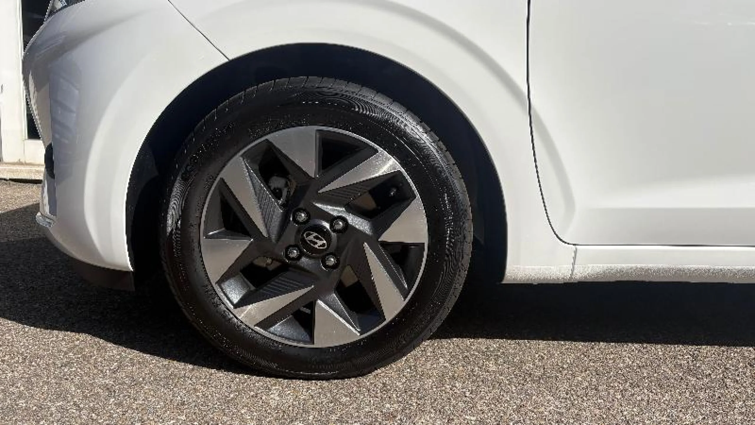 HYUNDAI I10 1.0 KLASS AT - Foto 8