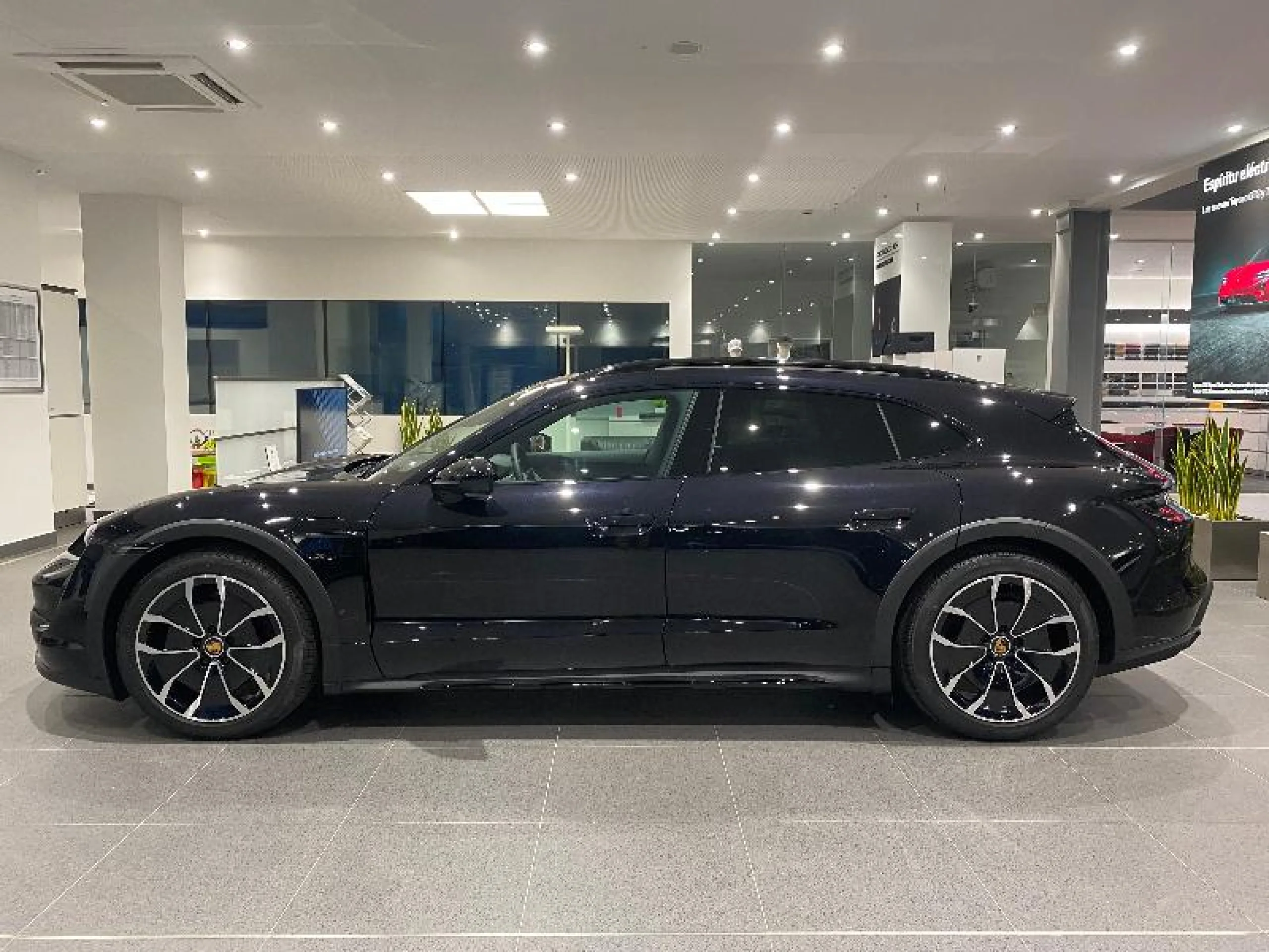 PORSCHE TAYCAN 4 CROSS TURISMO - Foto 2