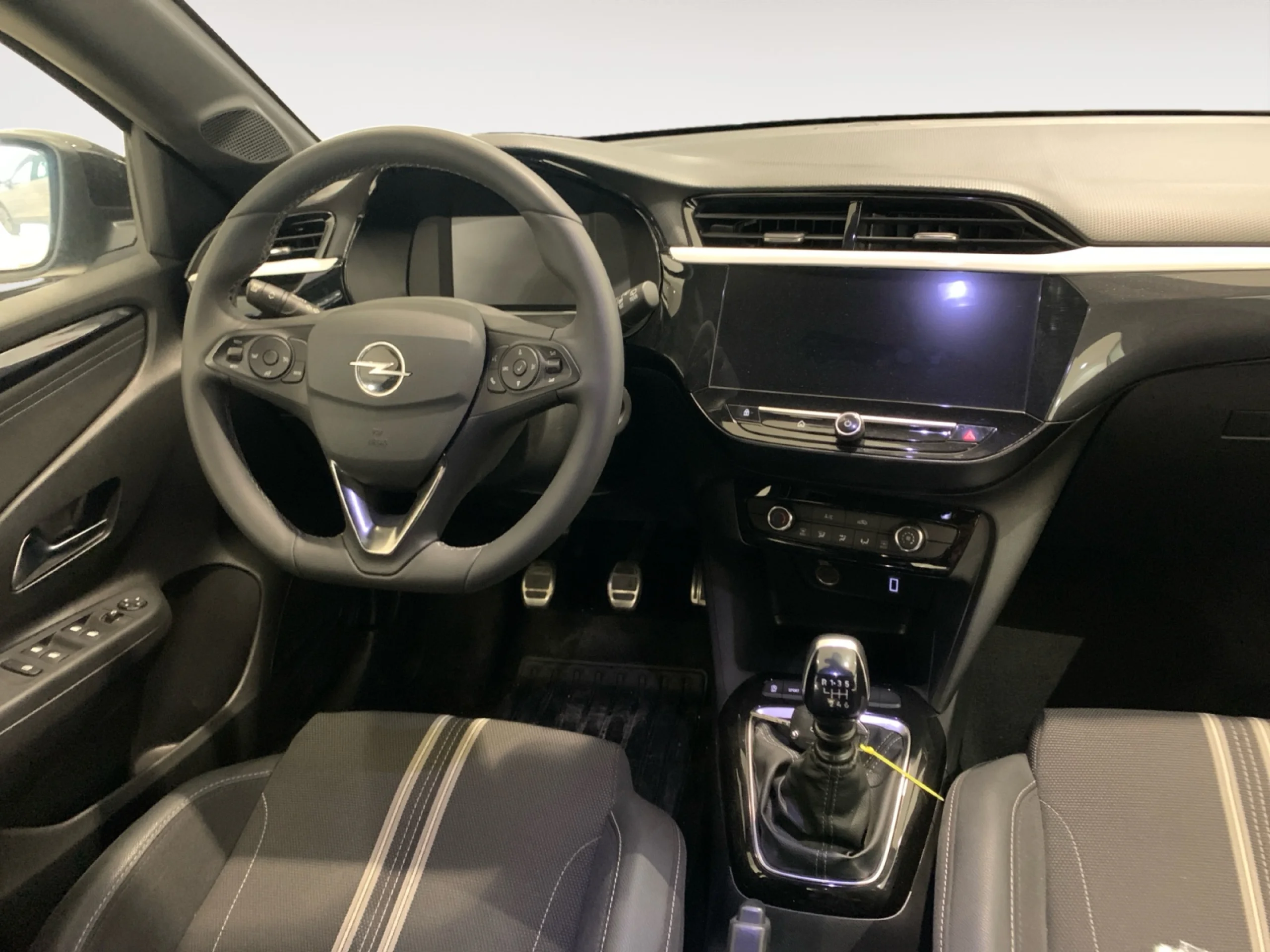 OPEL CORSA 1.2T XHL 74KW (100CV) GS - Foto 4