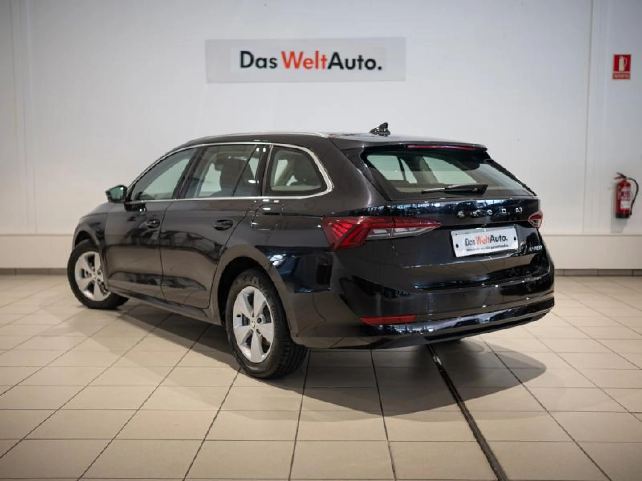 SKODA OCTAVIA COMBI 2.0 TDI 85KW(115CV) MAN AMBITION - Foto 2