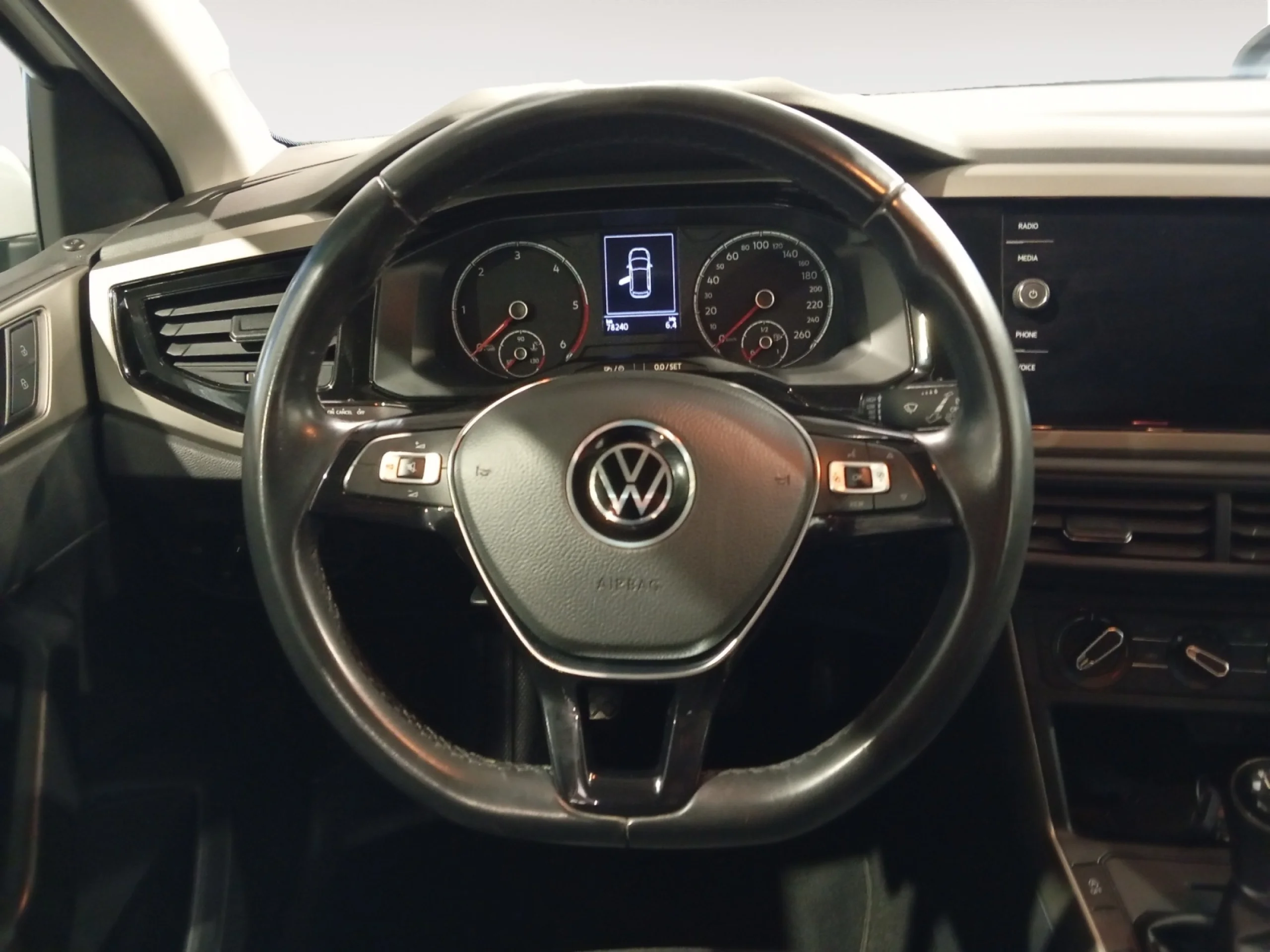 VOLKSWAGEN POLO ADVANCE 1.6 TDI 70KW (95CV) - Foto 11