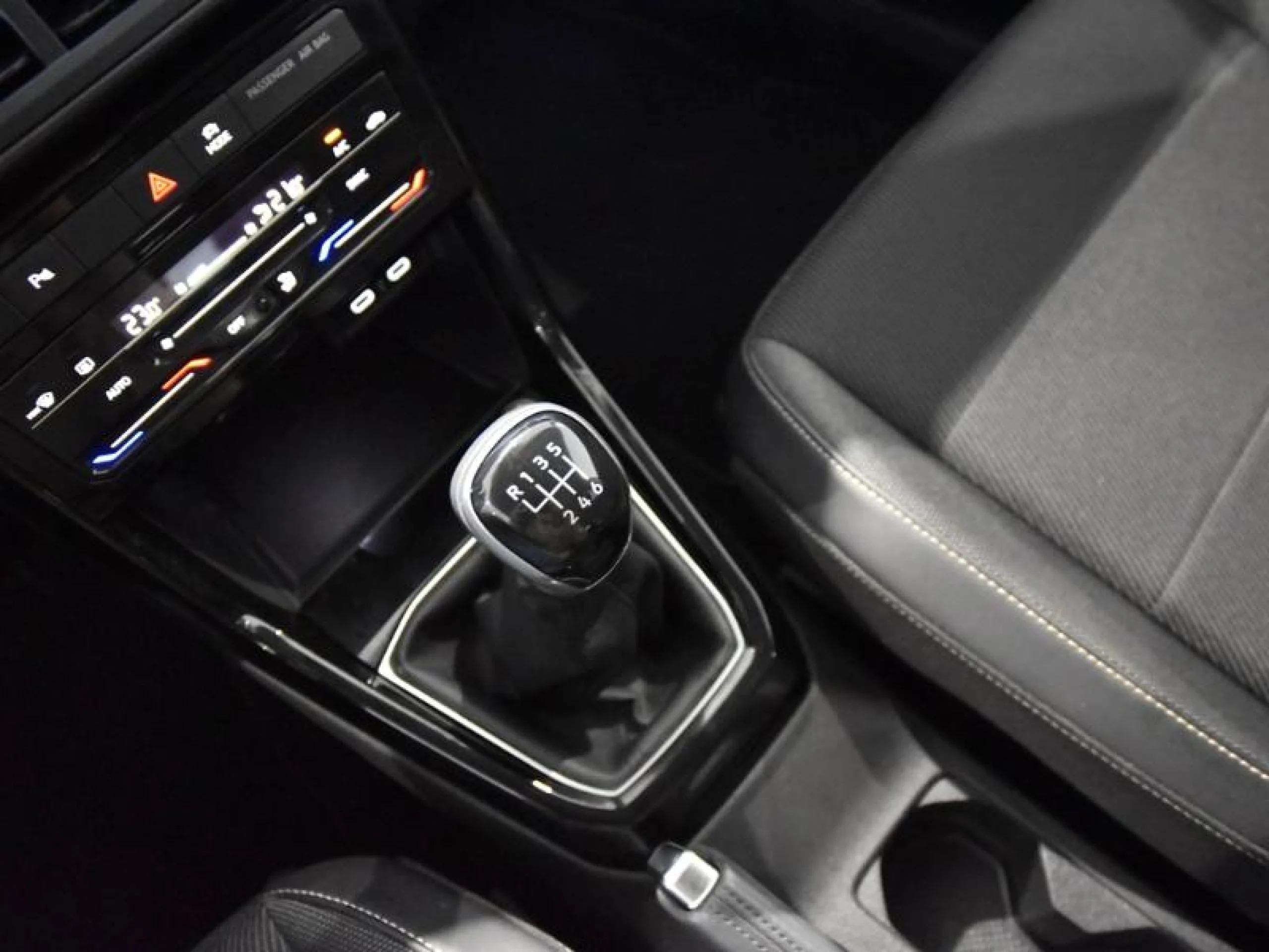 VOLKSWAGEN T CROSS SPORT 1.0 TSI 81KW (110CV) - Foto 10