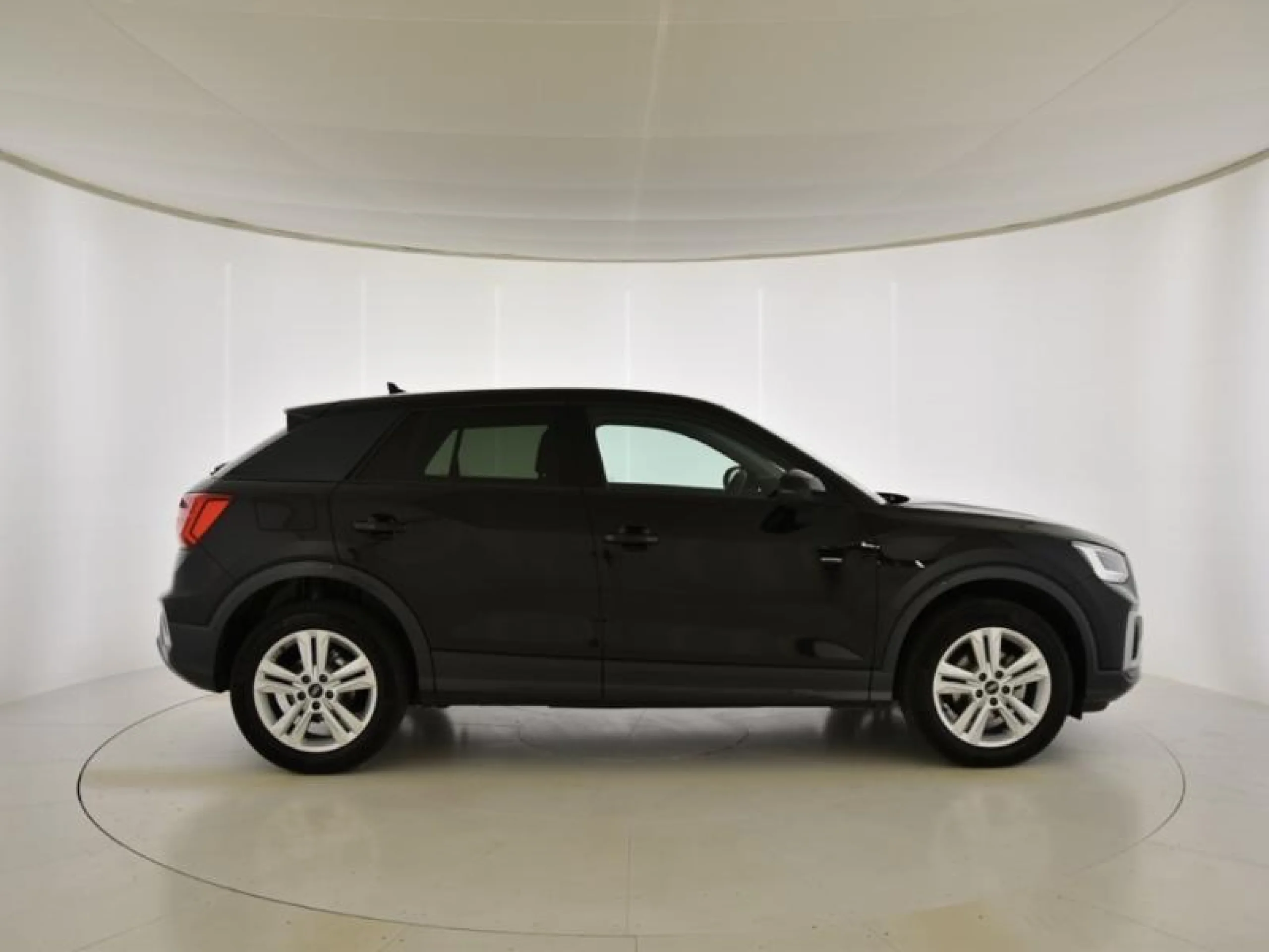 AUDI Q2 30 TFSI 81KW (110CV) - Foto 3