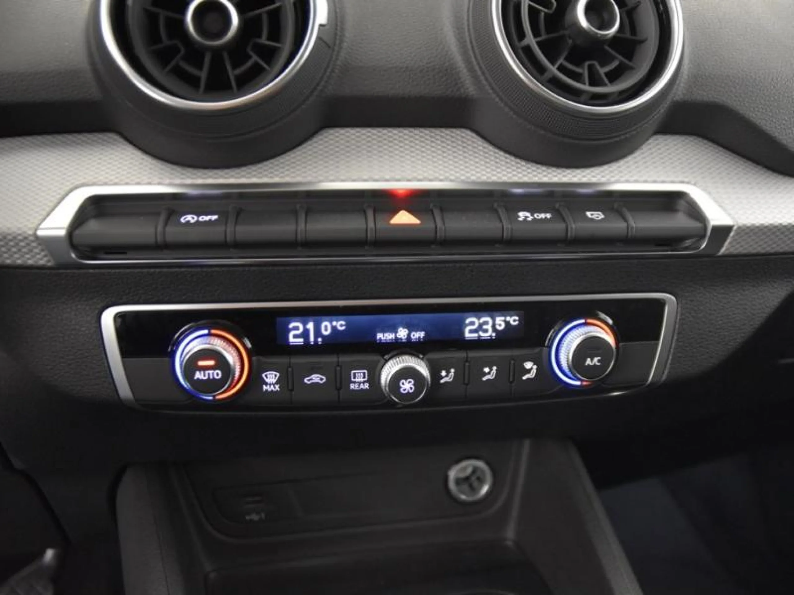 AUDI Q2 30 TFSI 81KW (110CV) - Foto 11