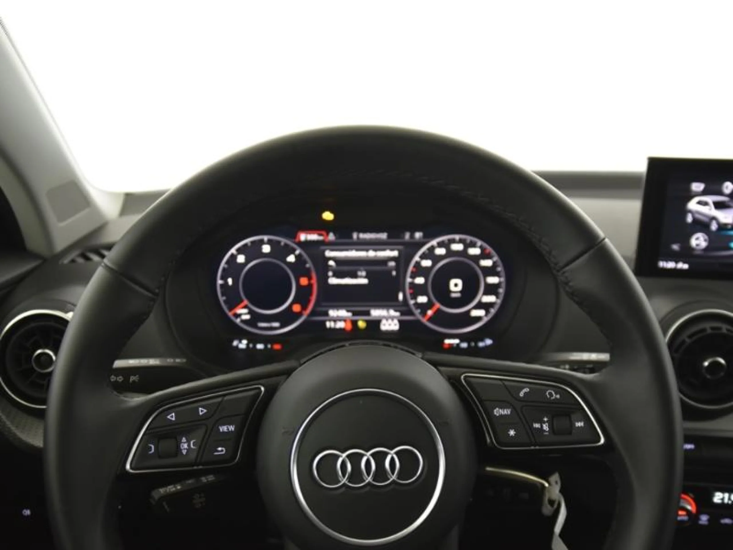 AUDI Q2 30 TFSI 81KW (110CV) - Foto 13