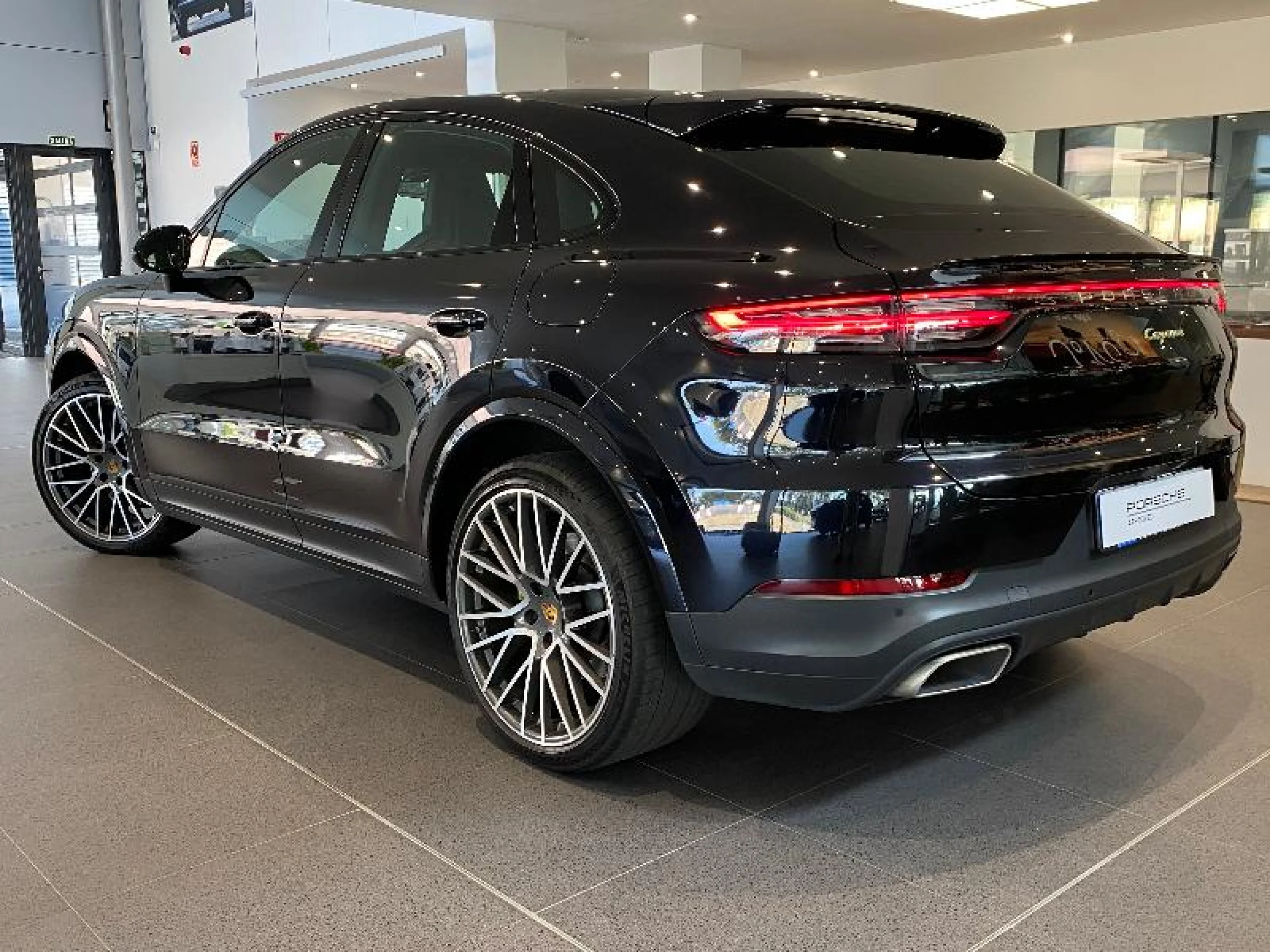 PORSCHE CAYENNE COUPE E HYBRID - Foto 3