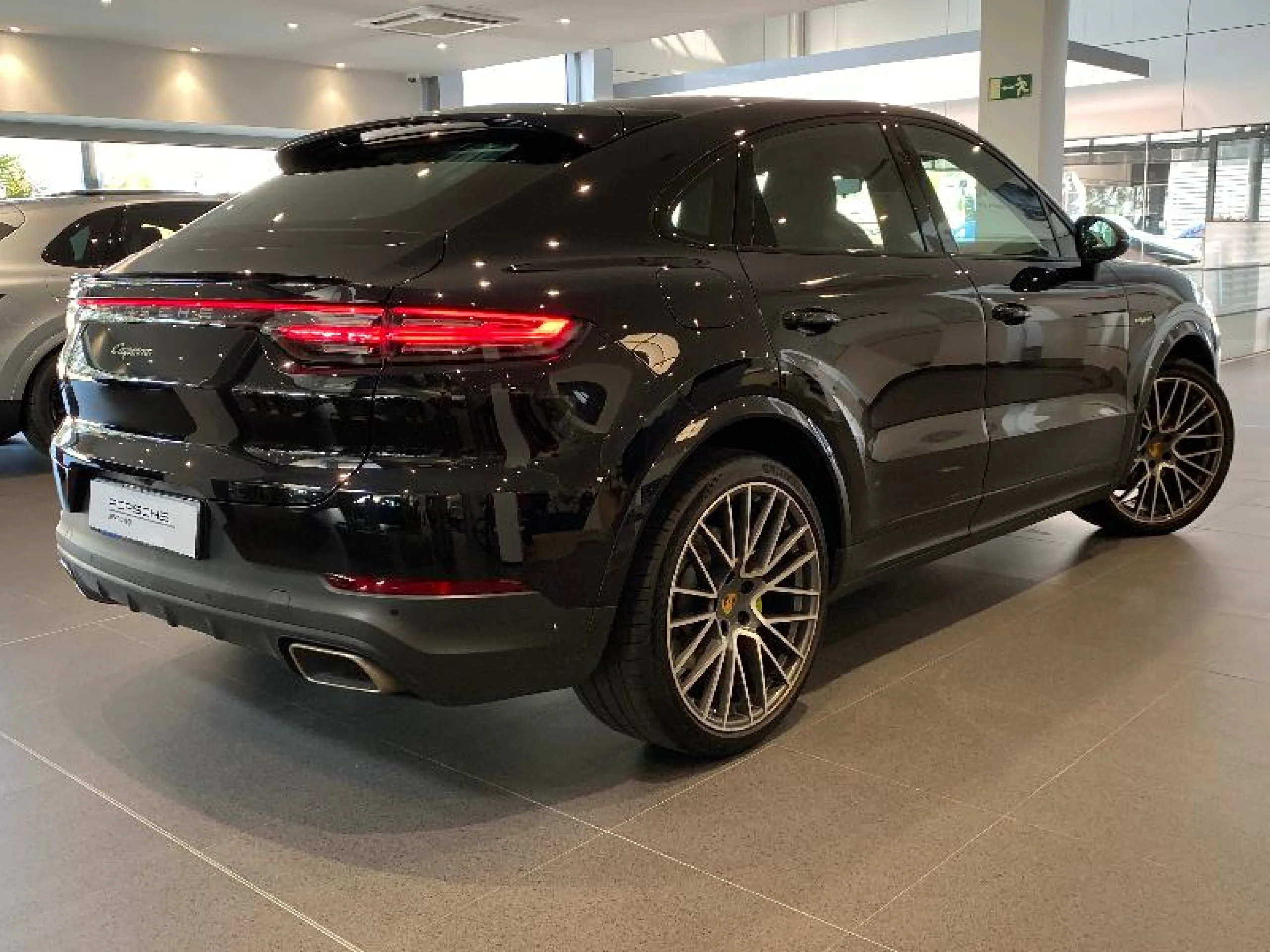 PORSCHE CAYENNE COUPE E HYBRID - Foto 5