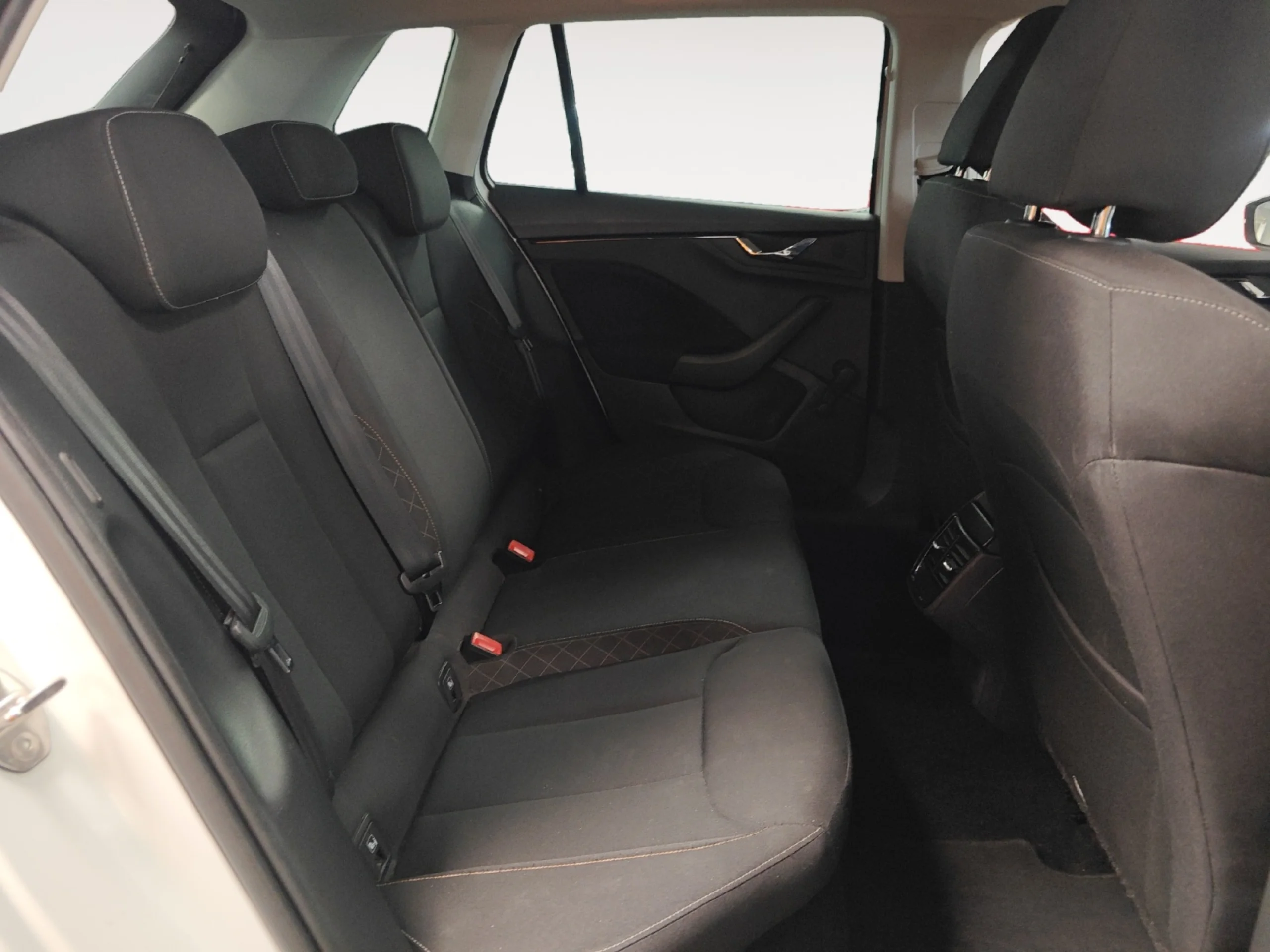 SKODA KAMIQ 1.0 TSI 81KW (110CV) DSG EMOTION - Foto 6