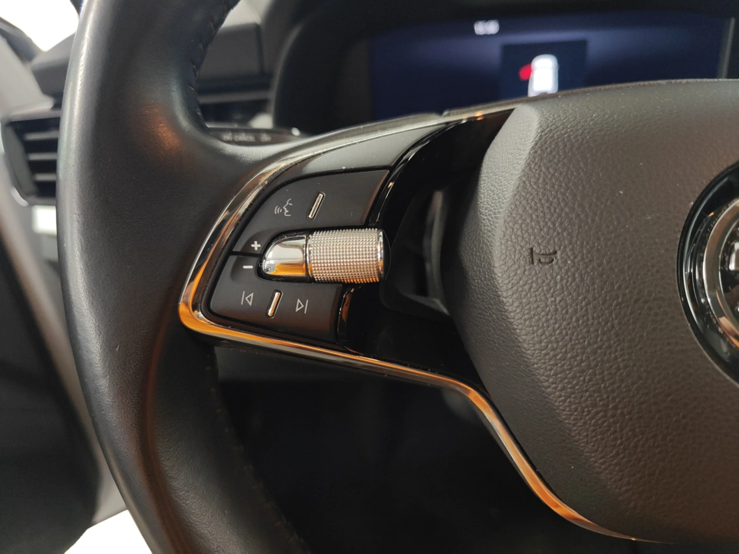 SKODA KAMIQ 1.0 TSI 81KW (110CV) DSG EMOTION - Foto 11