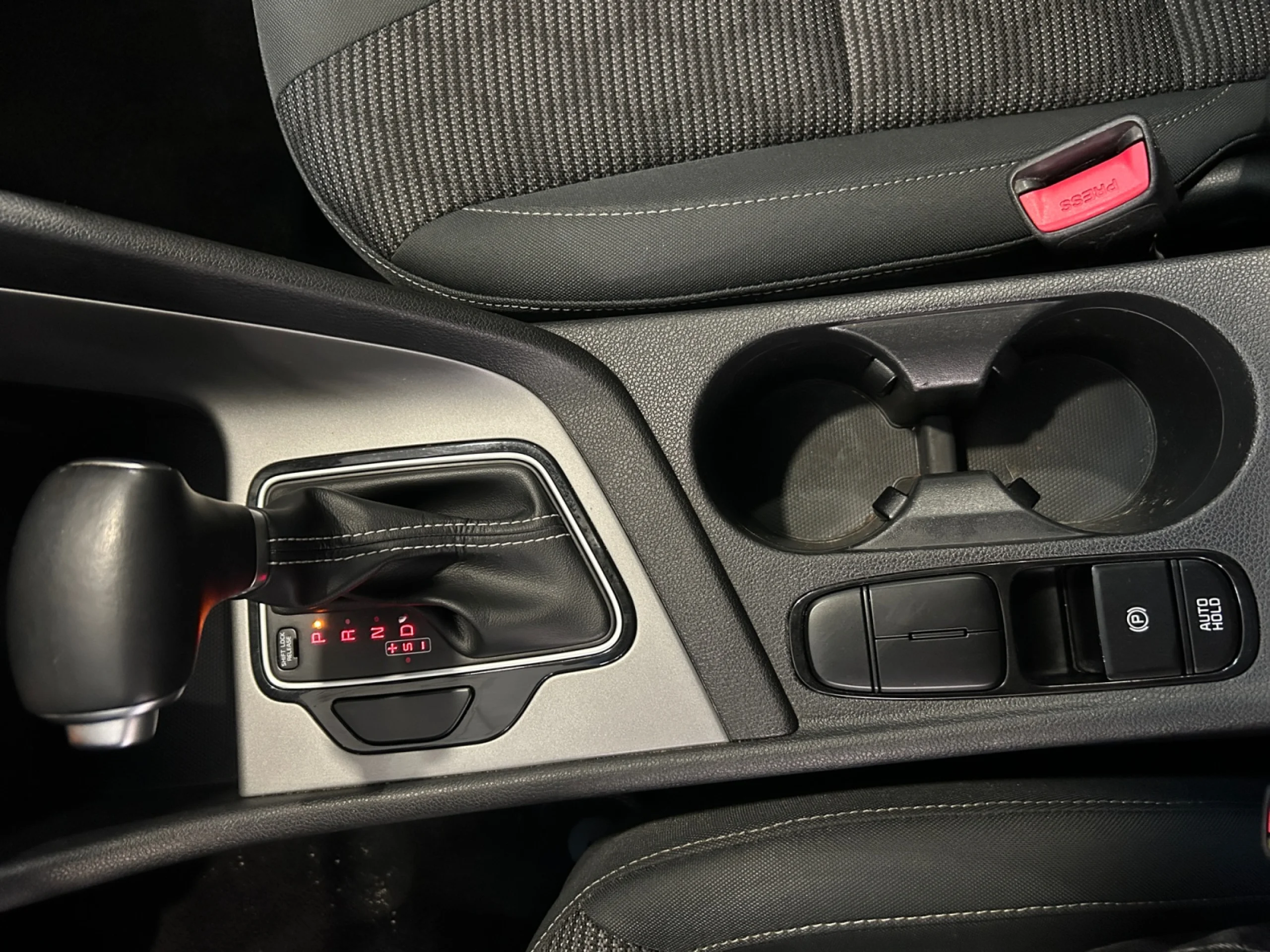 KIA Niro 1.6 GDI HEV 104KW (141CV) CONCEPT - Foto 14