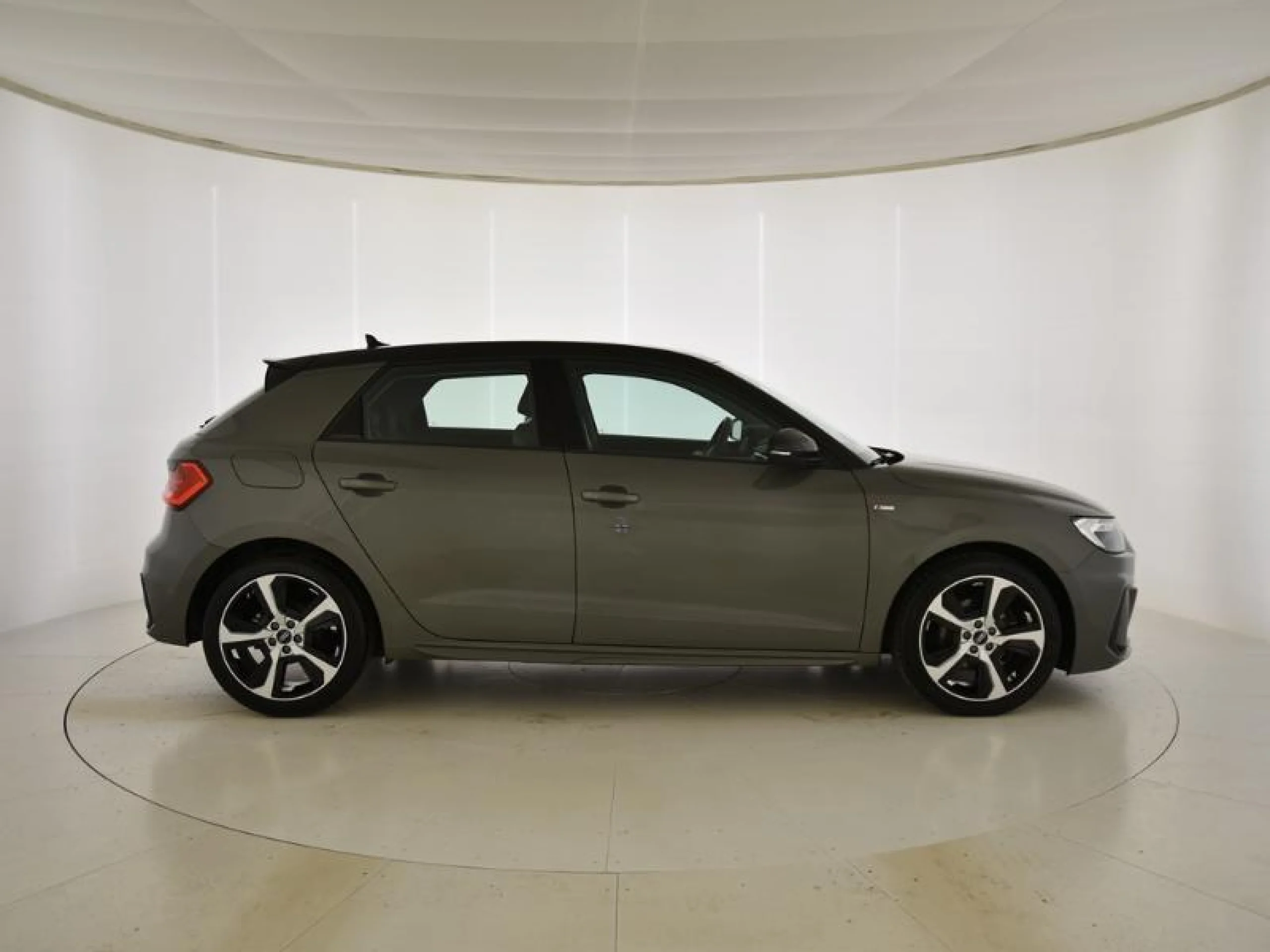 AUDI A1 SPORTBACK ADRENALIN 30 TFSI 81KW S TRON - Foto 3