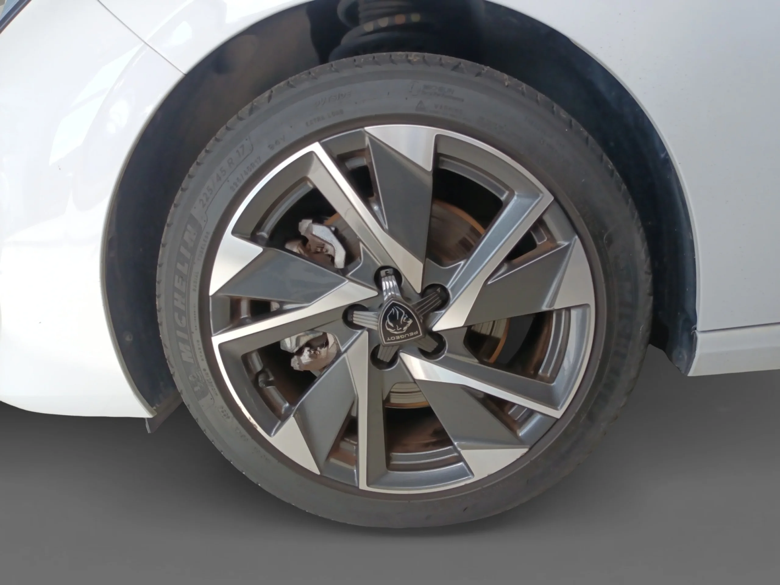 PEUGEOT 308 5P ALLURE HYBRID MHEV 136 E DCS6 - Foto 9