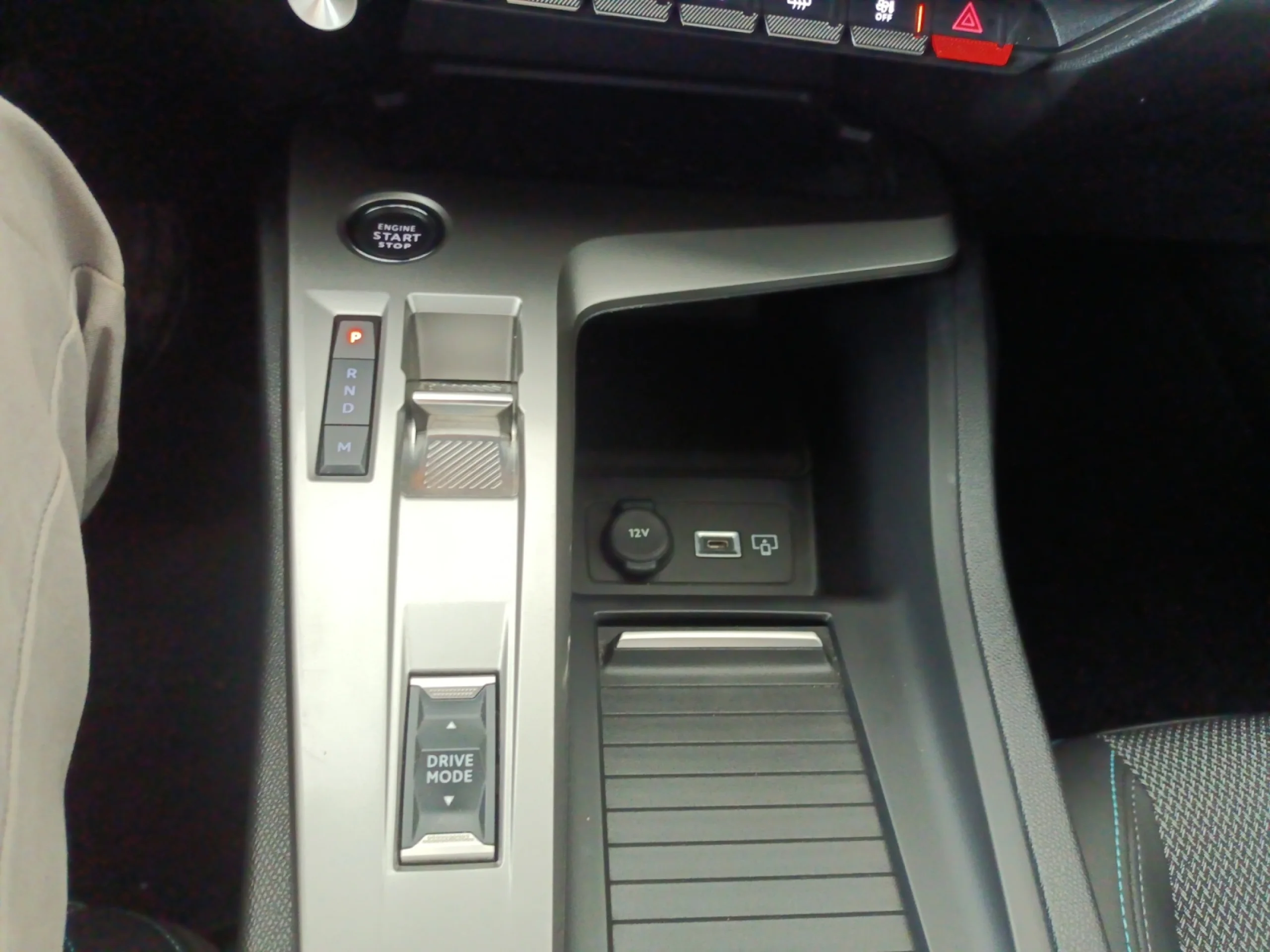 PEUGEOT 308 5P ALLURE HYBRID MHEV 136 E DCS6 - Foto 14