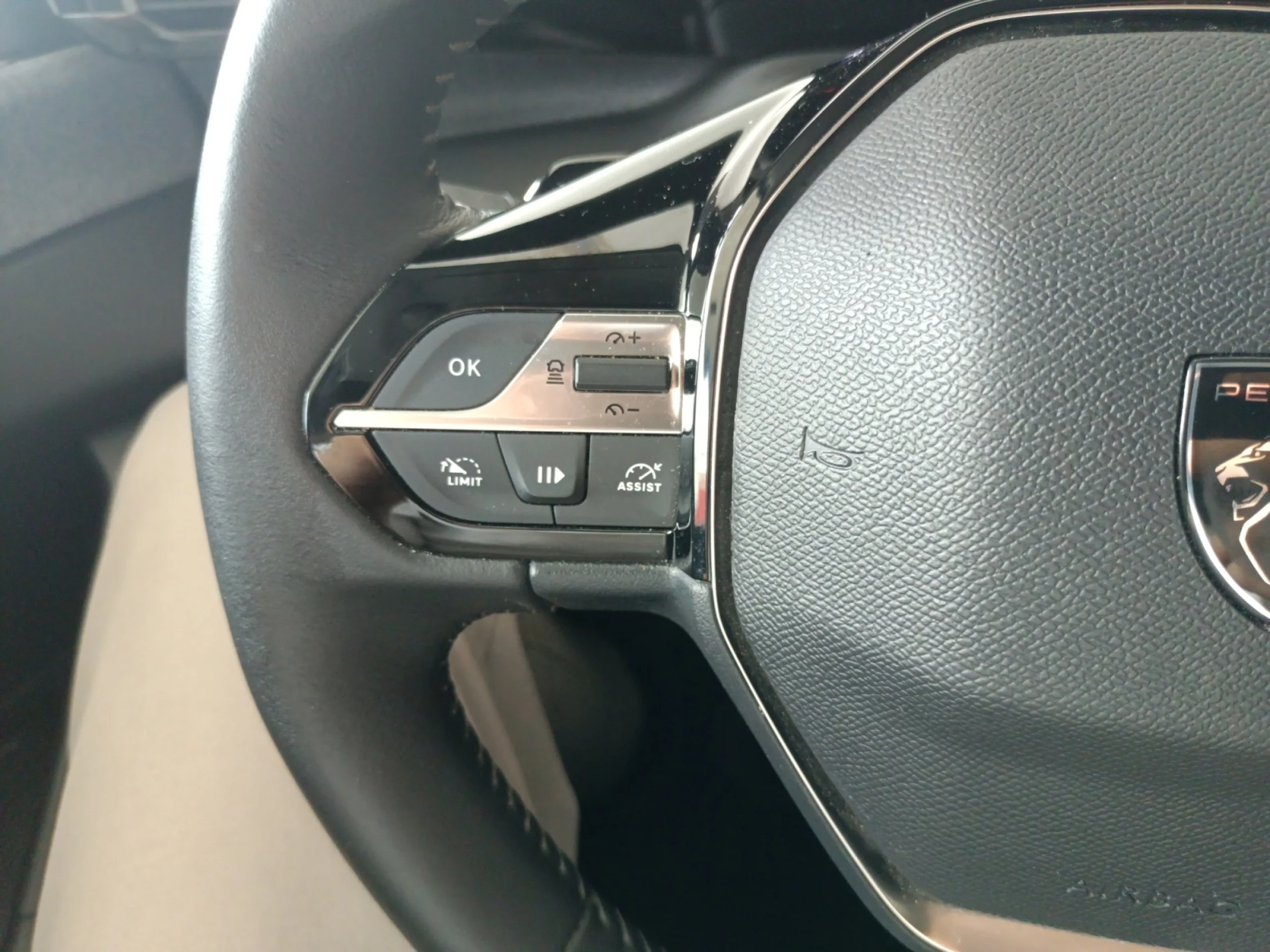 PEUGEOT 308 5P ALLURE HYBRID MHEV 136 E DCS6 - Foto 15