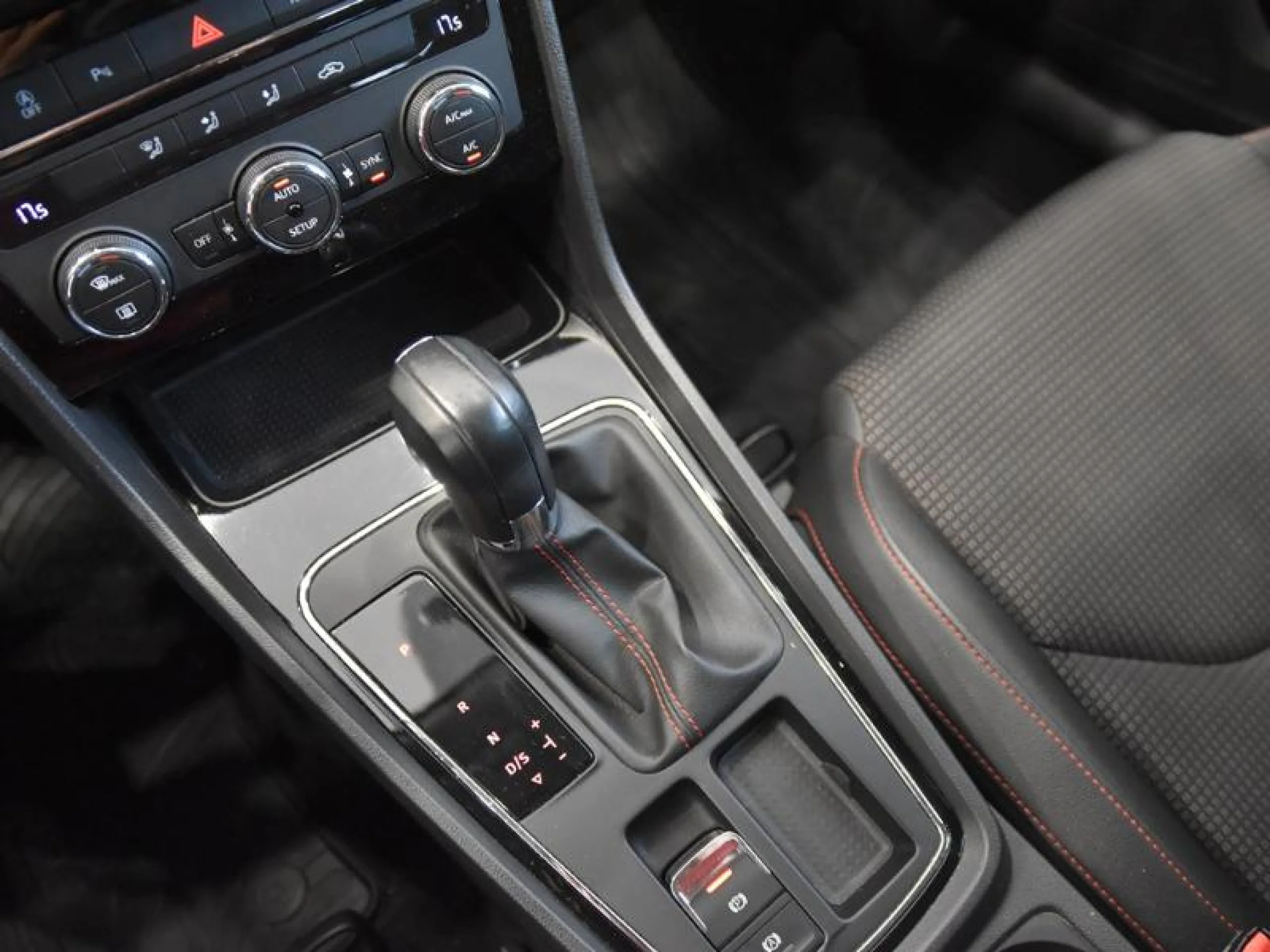 SEAT LEON ST 2.0 TDI 110KW (150CV) DSG 6 ST&SP FR - Foto 10