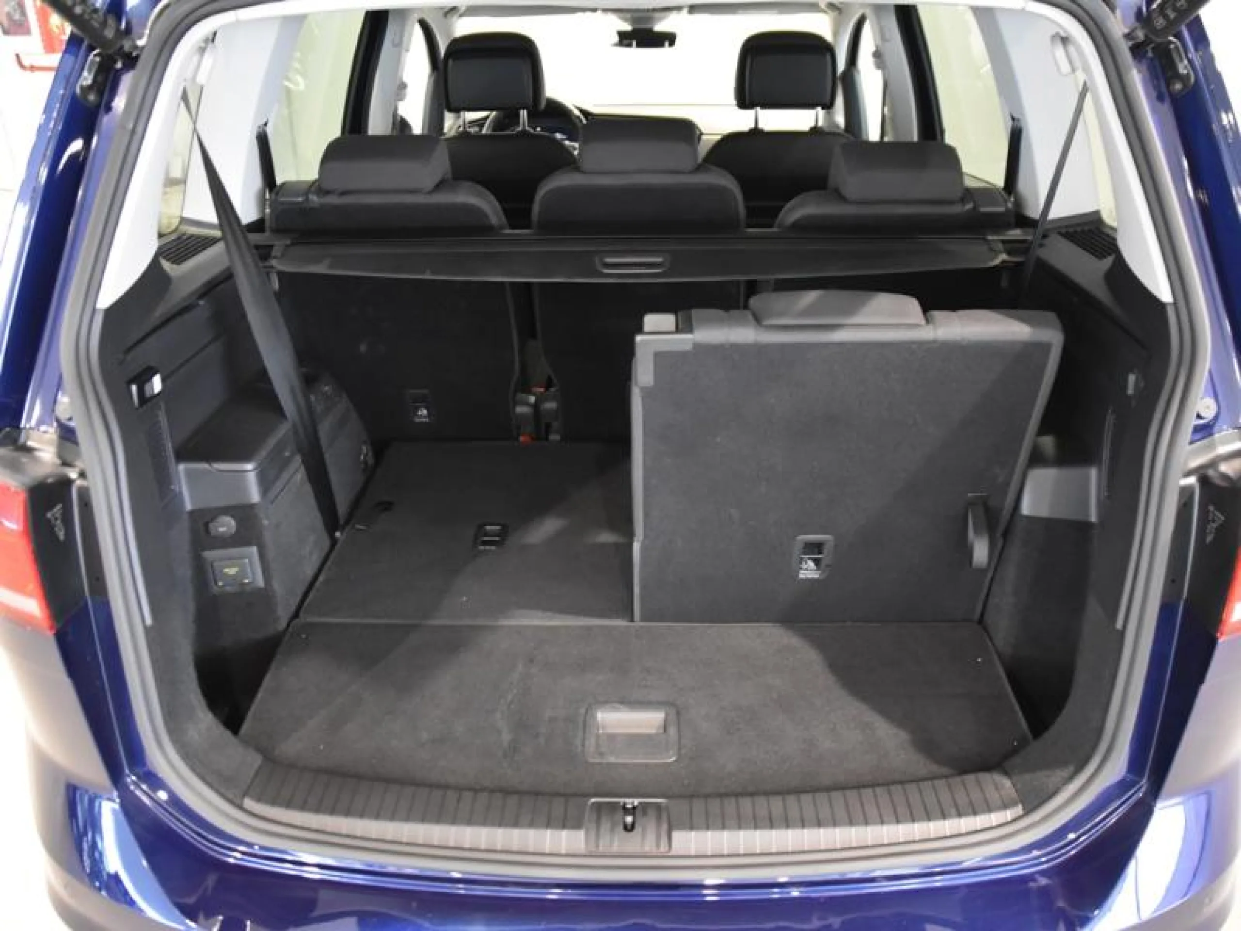 VOLKSWAGEN TOURAN ··MÁS·· 1.5 TSI 110KW (150CV) DSG - Foto 8