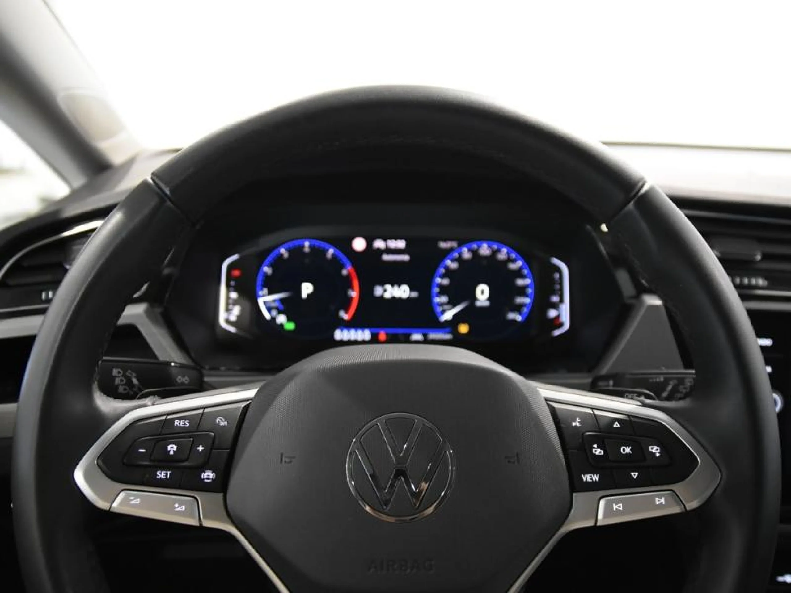 VOLKSWAGEN TOURAN ··MÁS·· 1.5 TSI 110KW (150CV) DSG - Foto 15