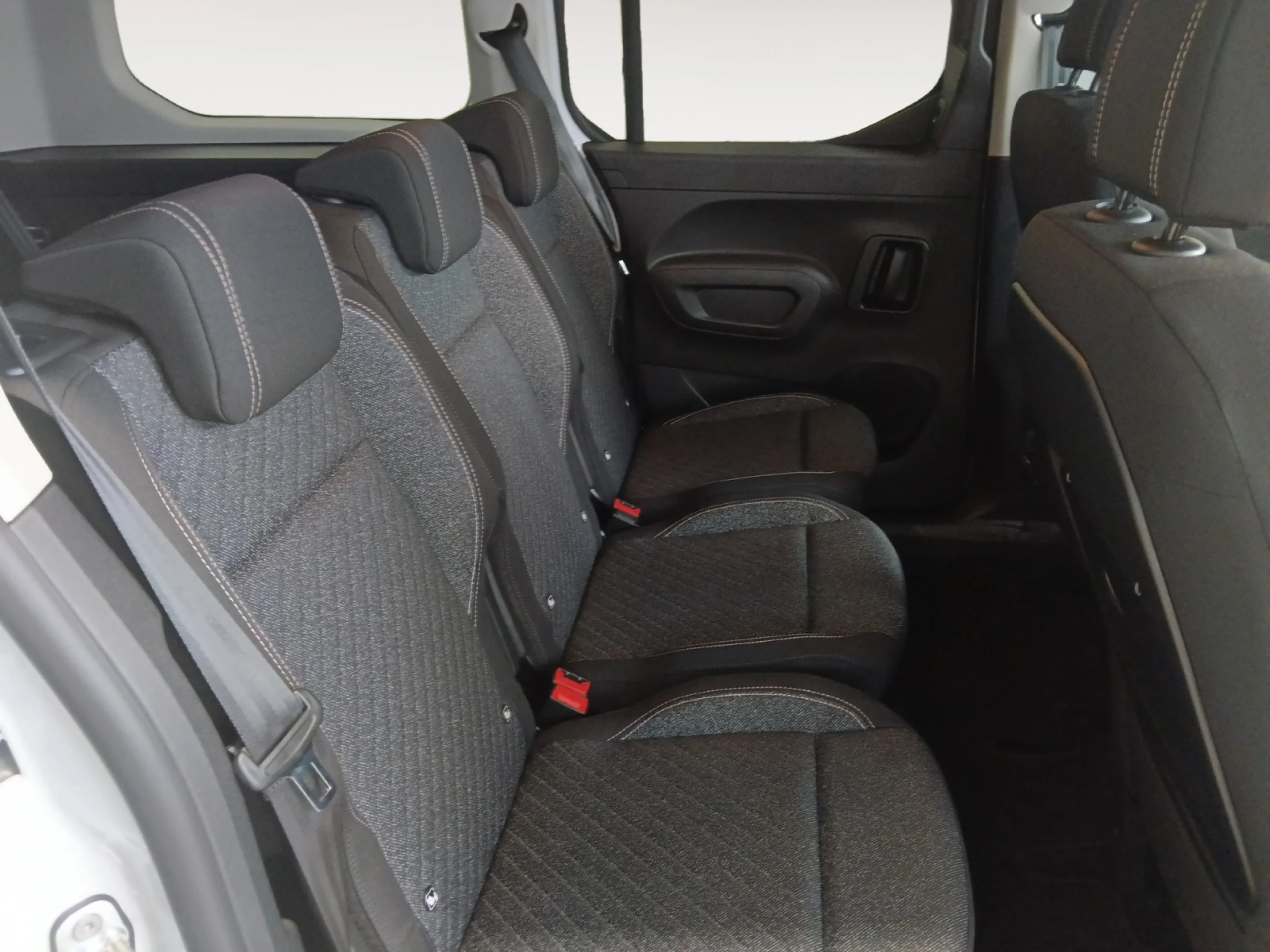PEUGEOT Rifter RIFTER ALLURE BLUEHDI 100 S&S 6 VEL. MAN LONG - Foto 6