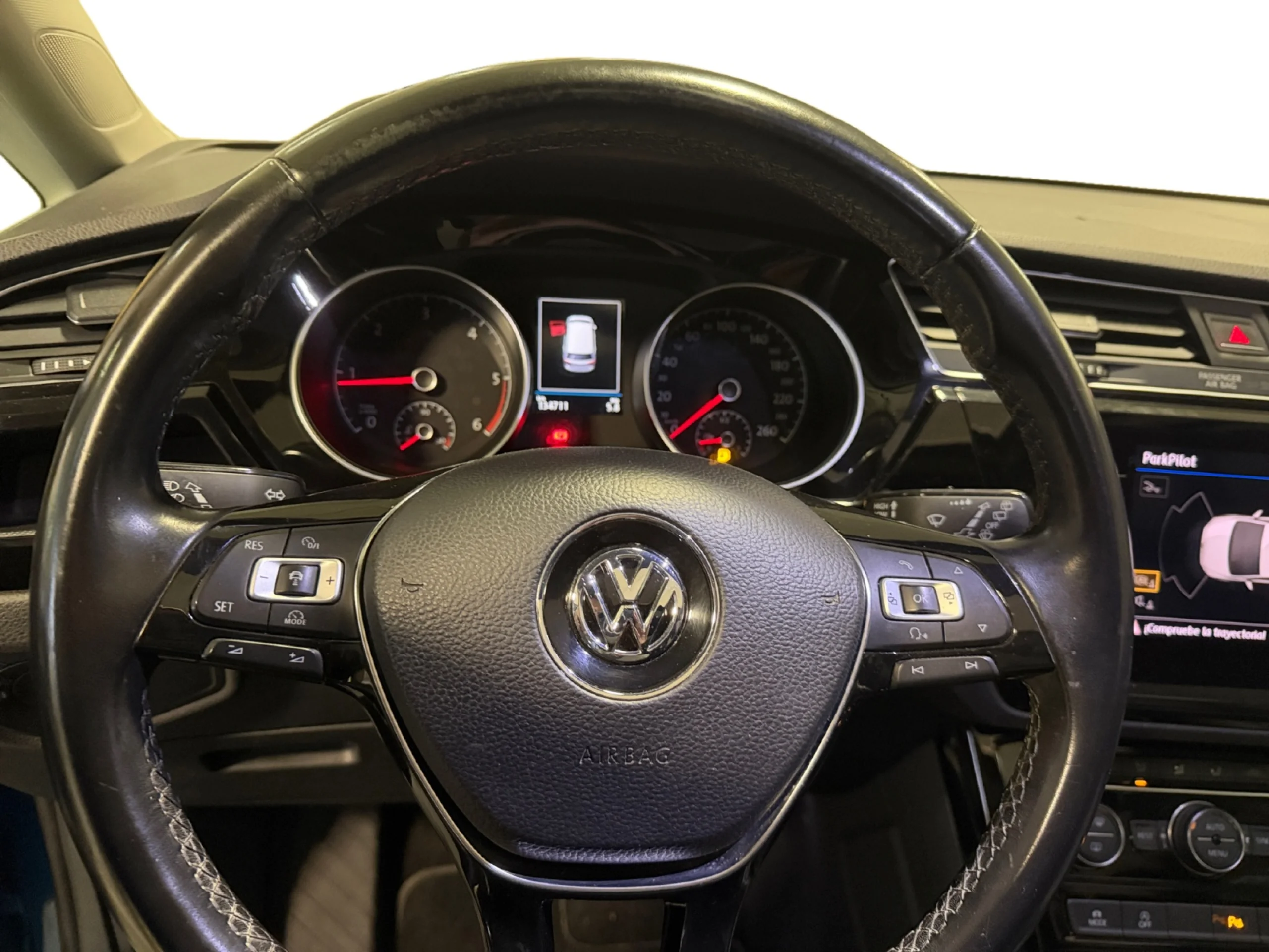 VOLKSWAGEN TOURAN SPORT 1.6 TDI BMT - Foto 9