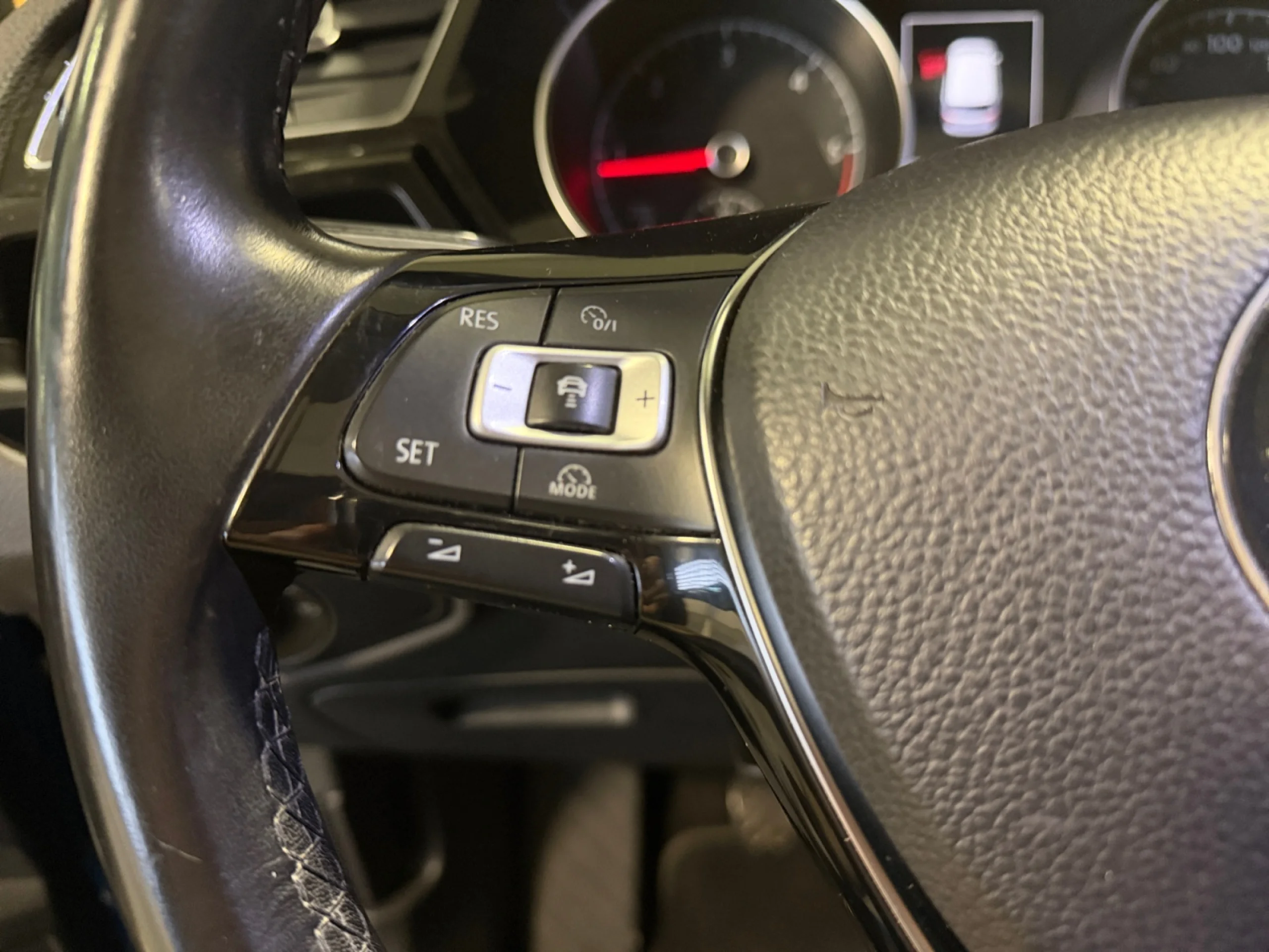 VOLKSWAGEN TOURAN SPORT 1.6 TDI BMT - Foto 11