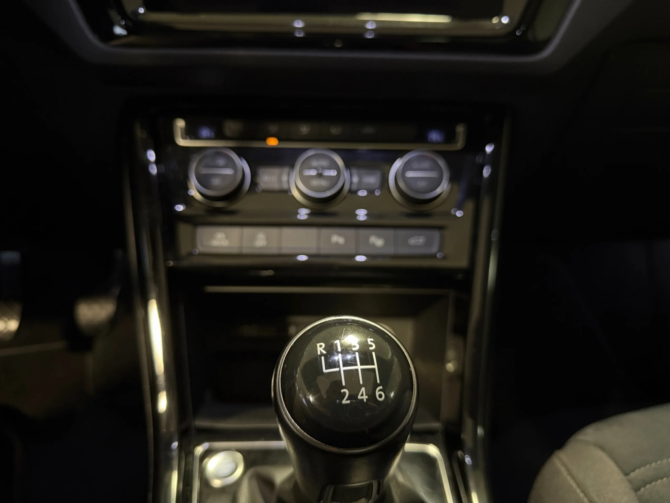 VOLKSWAGEN TOURAN SPORT 1.6 TDI BMT - Foto 14