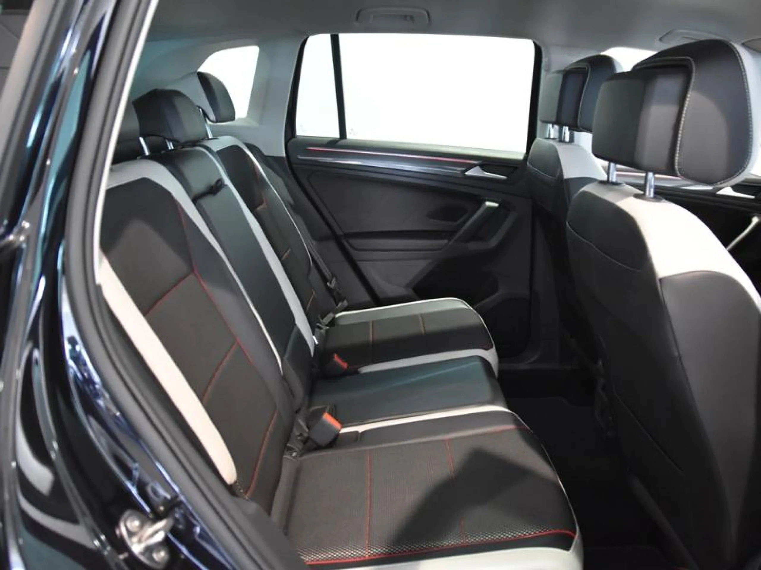 VOLKSWAGEN TIGUAN URBAN SPORT 2.0 TDI 110KW (150CV) - Foto 6