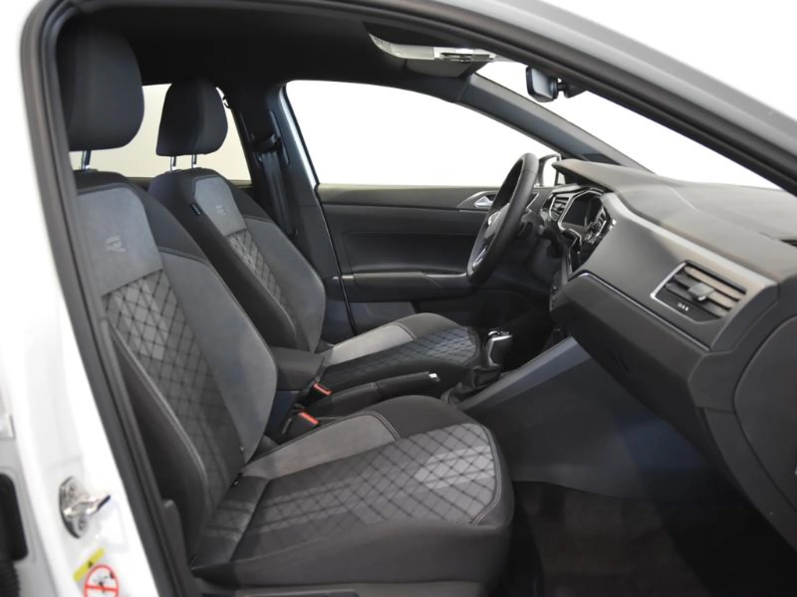 VOLKSWAGEN POLO POLO R LINE 1.0 TSI 85 KW (115 CV)  AUTOMÁTICO DSG 7 VEL. - Foto 5