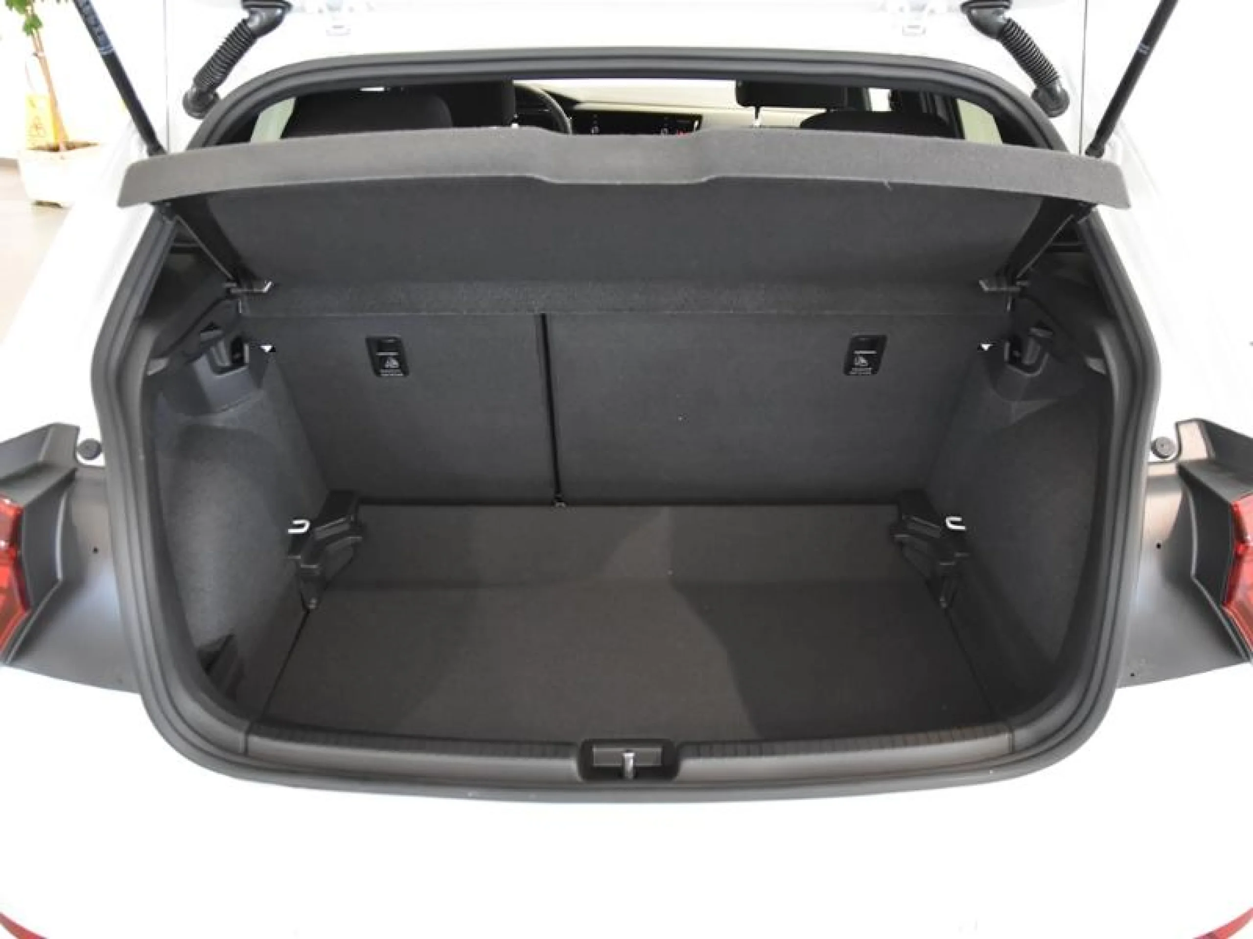 VOLKSWAGEN POLO POLO R LINE 1.0 TSI 85 KW (115 CV)  AUTOMÁTICO DSG 7 VEL. - Foto 7