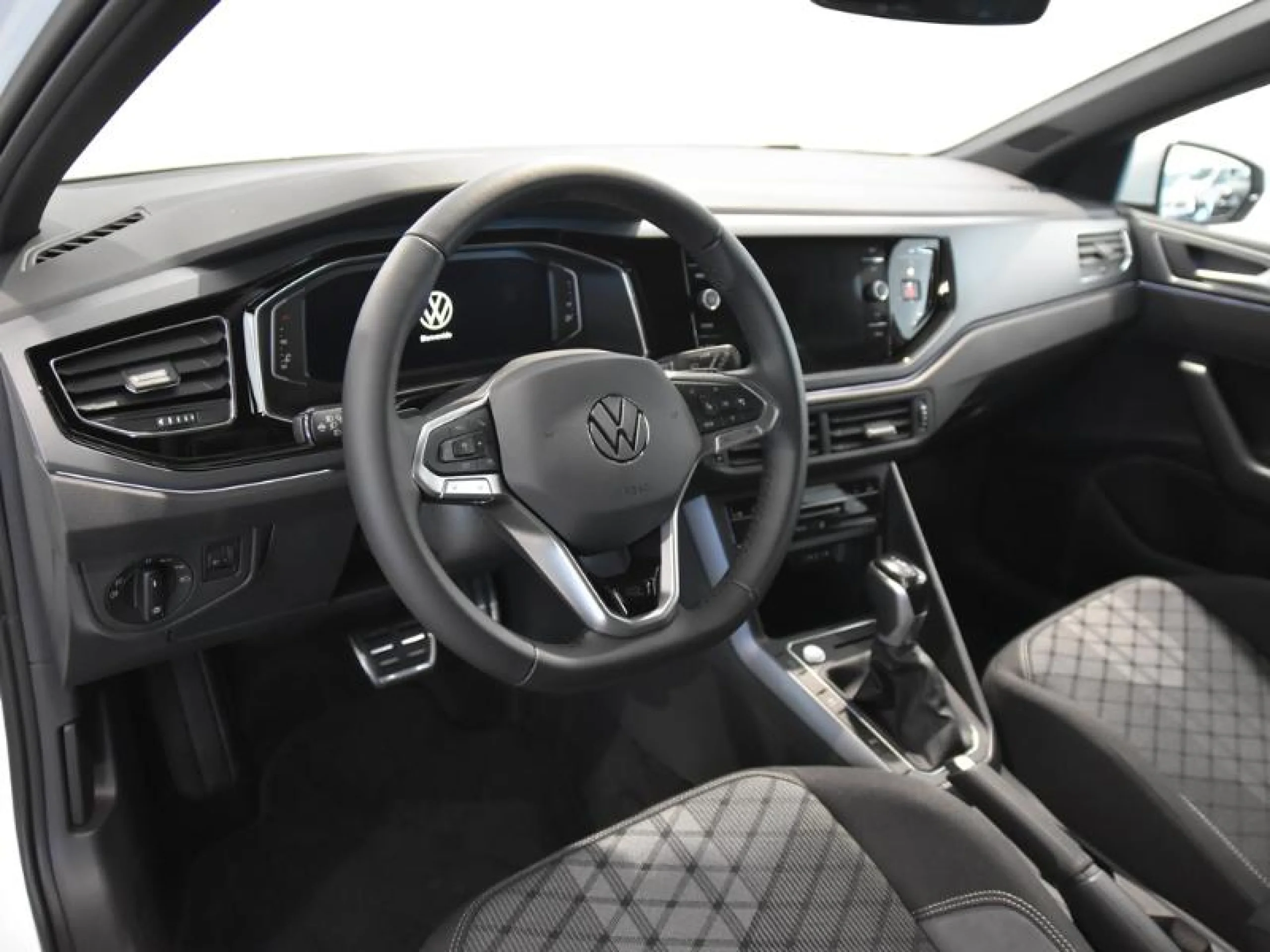 VOLKSWAGEN POLO POLO R LINE 1.0 TSI 85 KW (115 CV)  AUTOMÁTICO DSG 7 VEL. - Foto 8