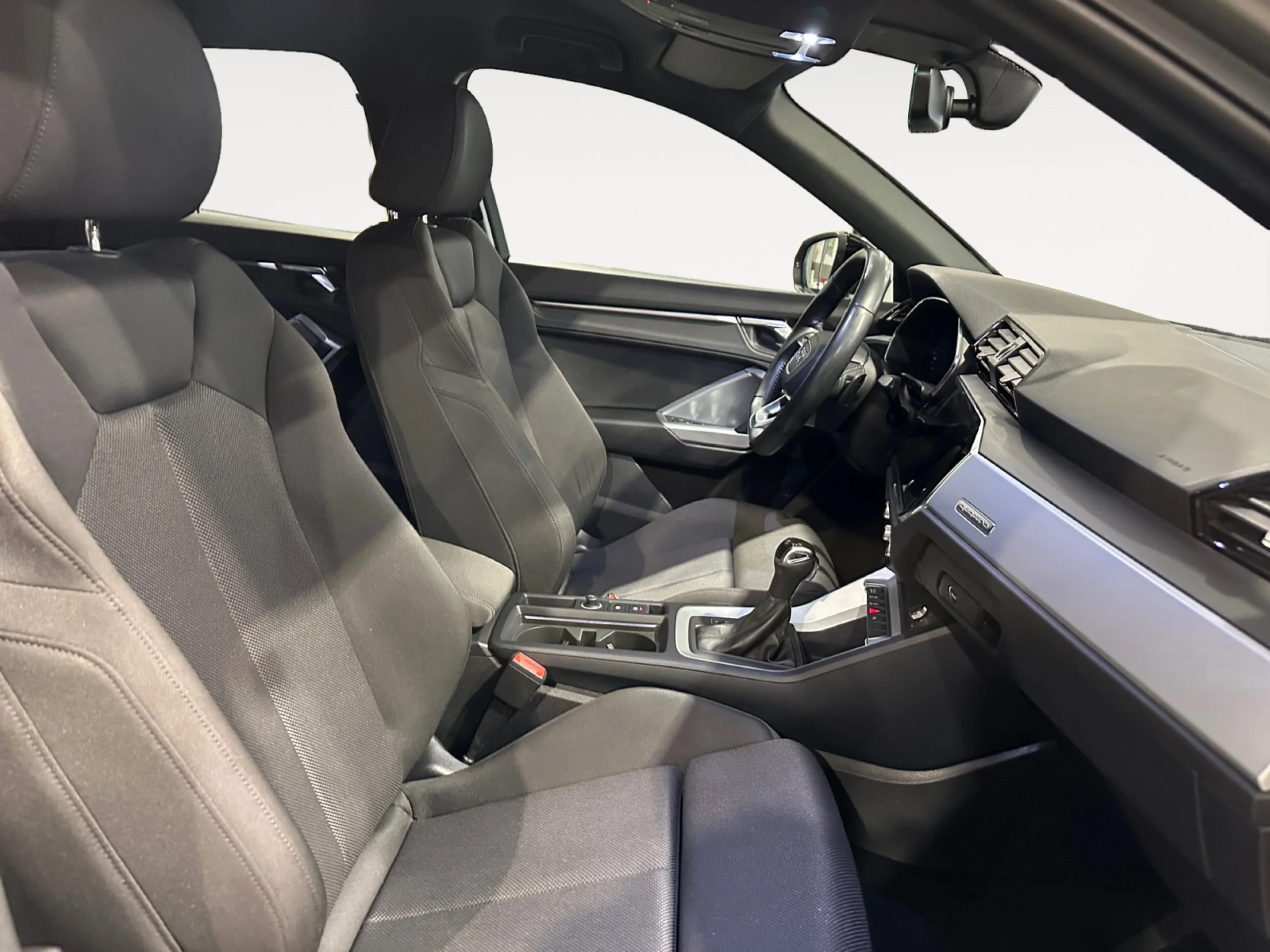 AUDI Q3 40 TFSI 140KW S TRONIC QUATTR BLACK LINE - Foto 5