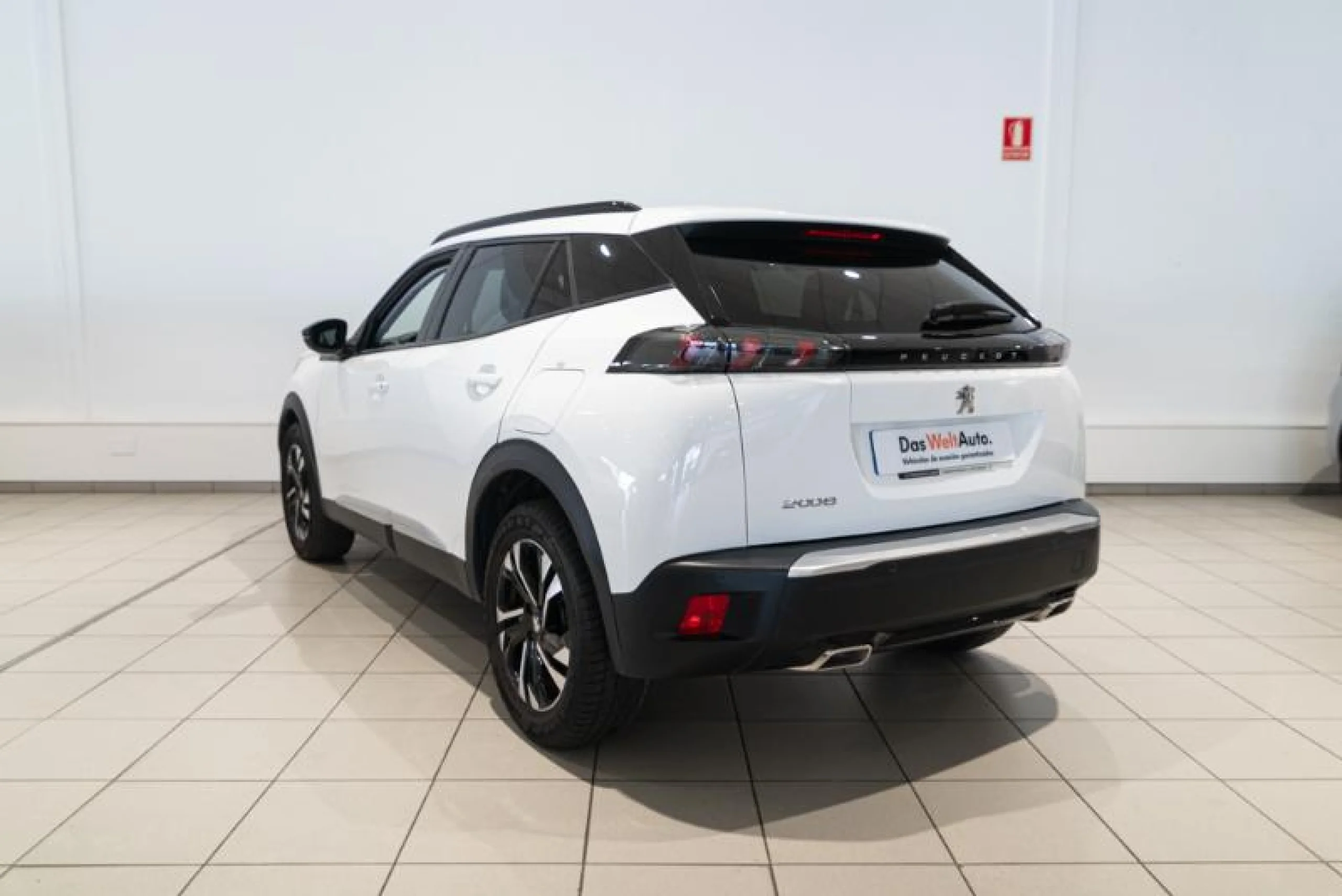 PEUGEOT 2008 ALLURE PACK PURETECH 130 S&S EAT8 - Foto 2