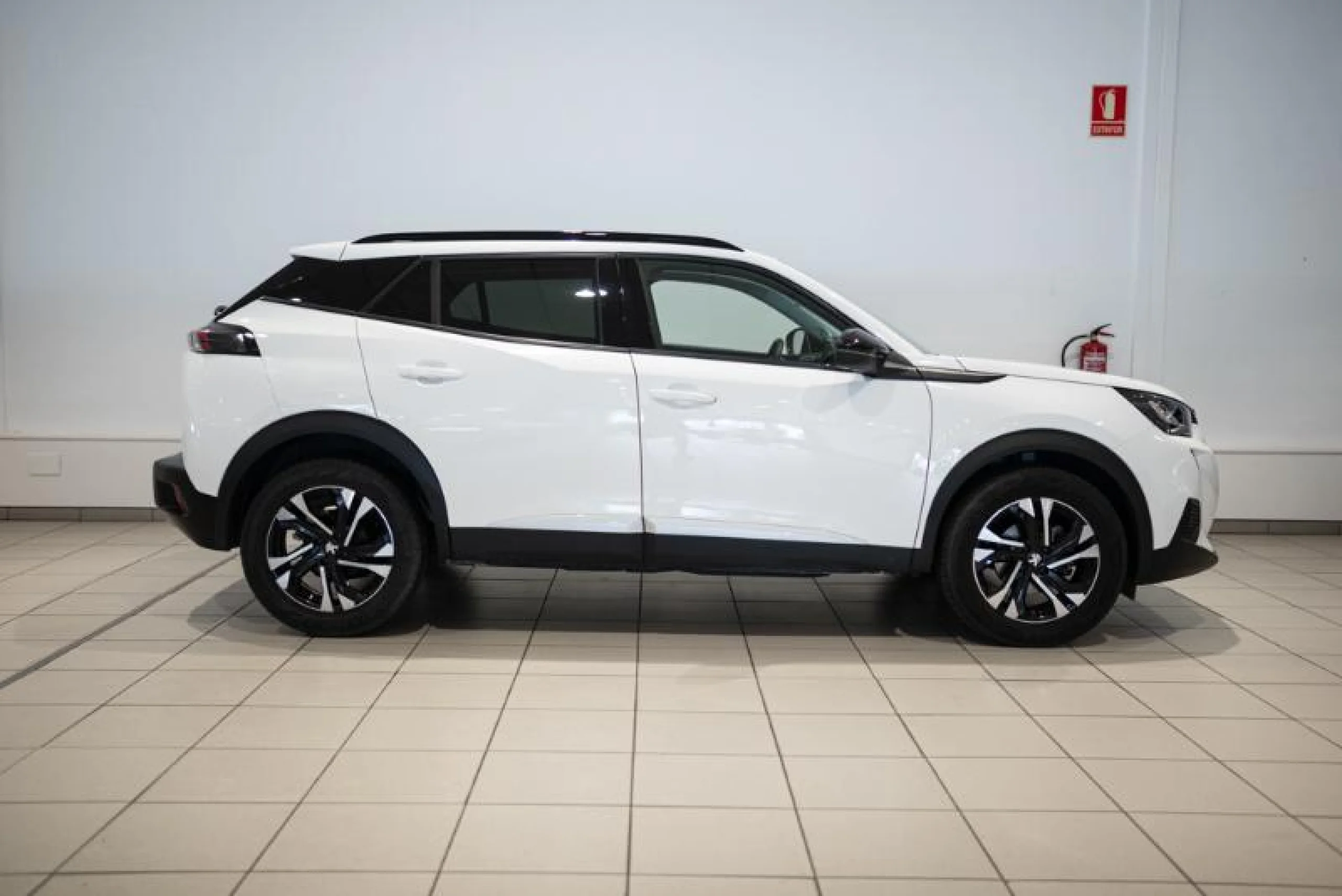 PEUGEOT 2008 ALLURE PACK PURETECH 130 S&S EAT8 - Foto 3