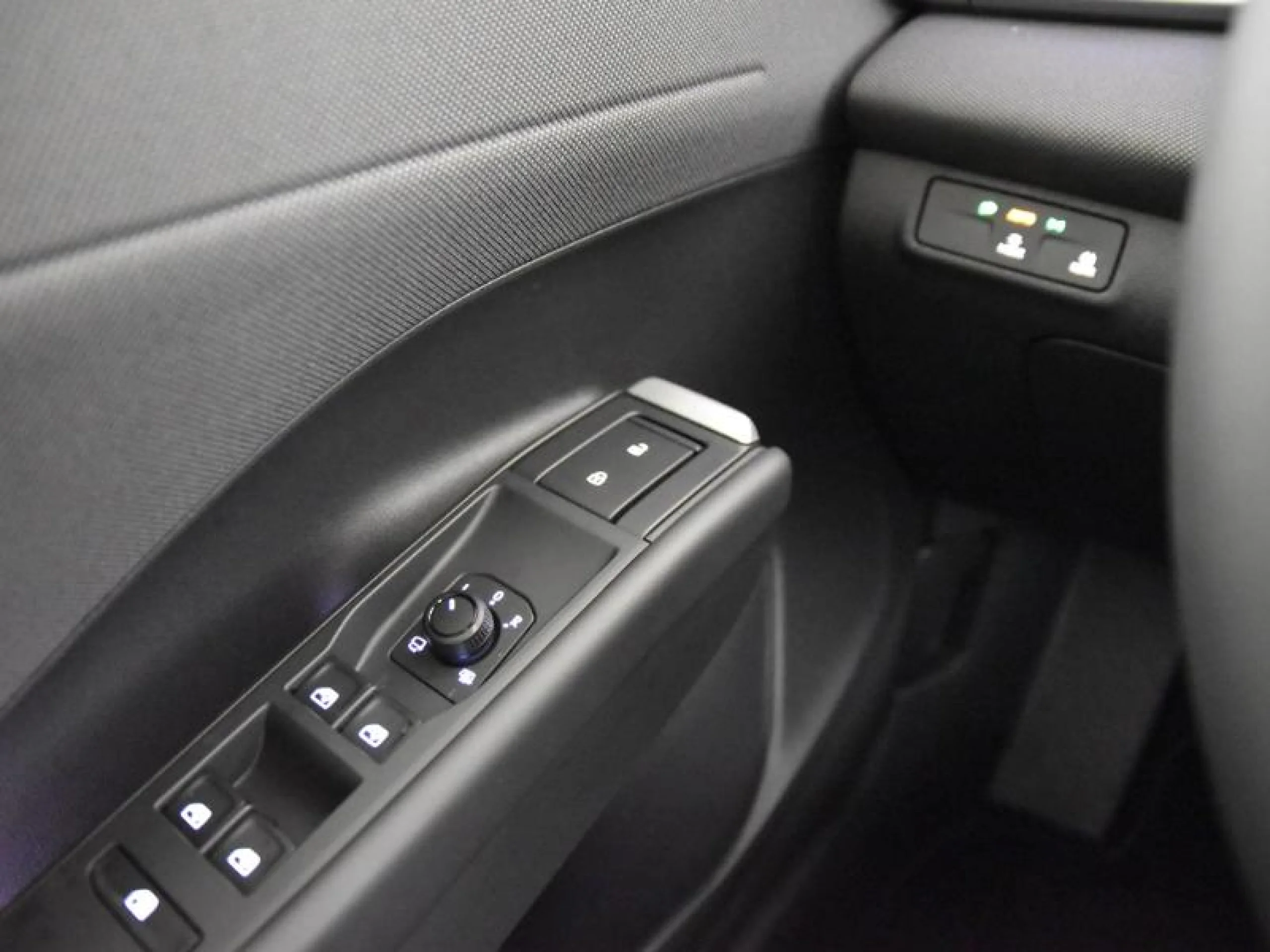 VOLKSWAGEN T ROC T ROC MÁS 1.5 ETSI 85 KW (116 CV)  AUTOMÁTICO DSG 7 VEL. - Foto 17