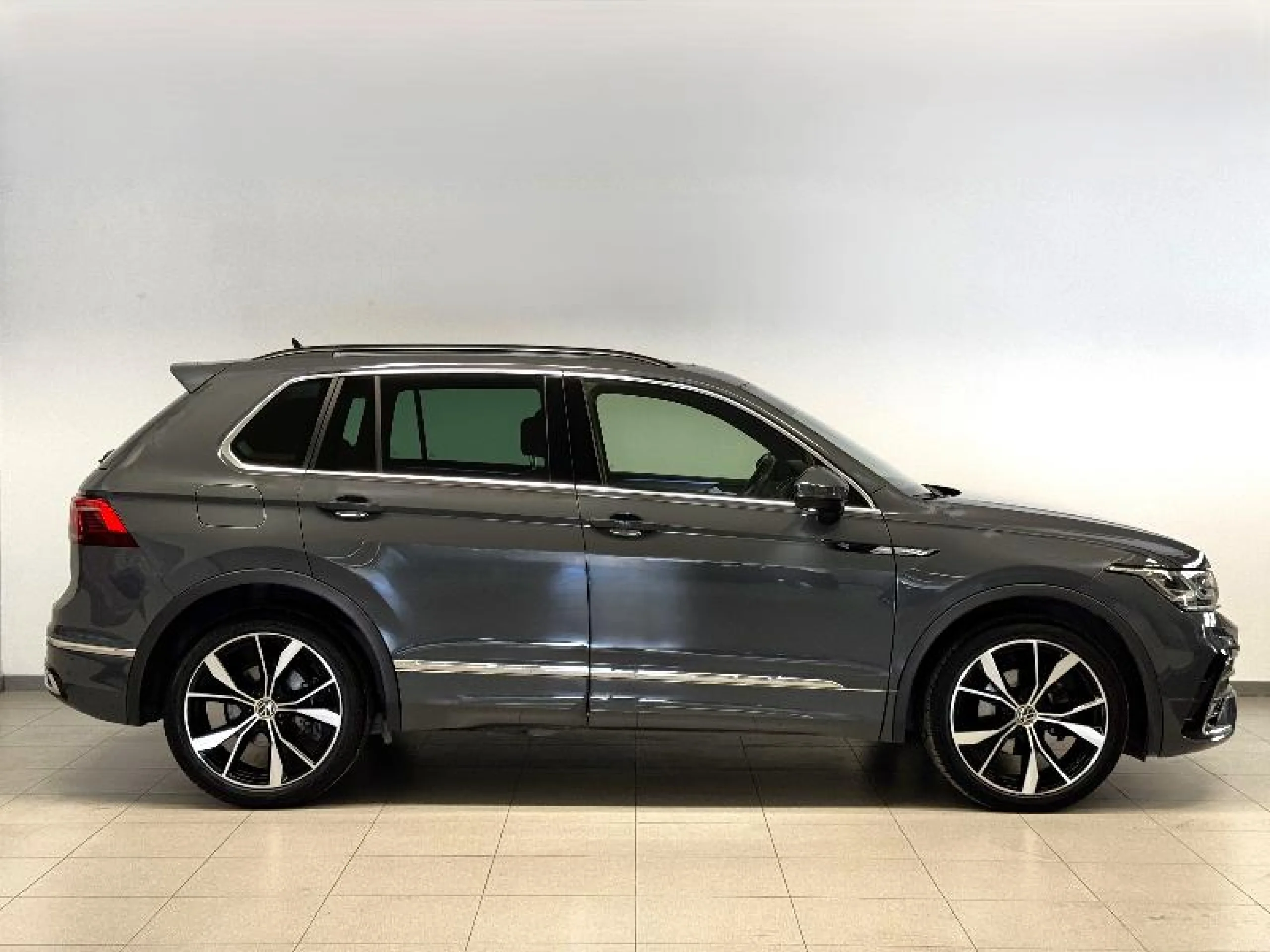 VOLKSWAGEN TIGUAN R LINE 2.0 TDI 110KW (150CV) DSG - Foto 3