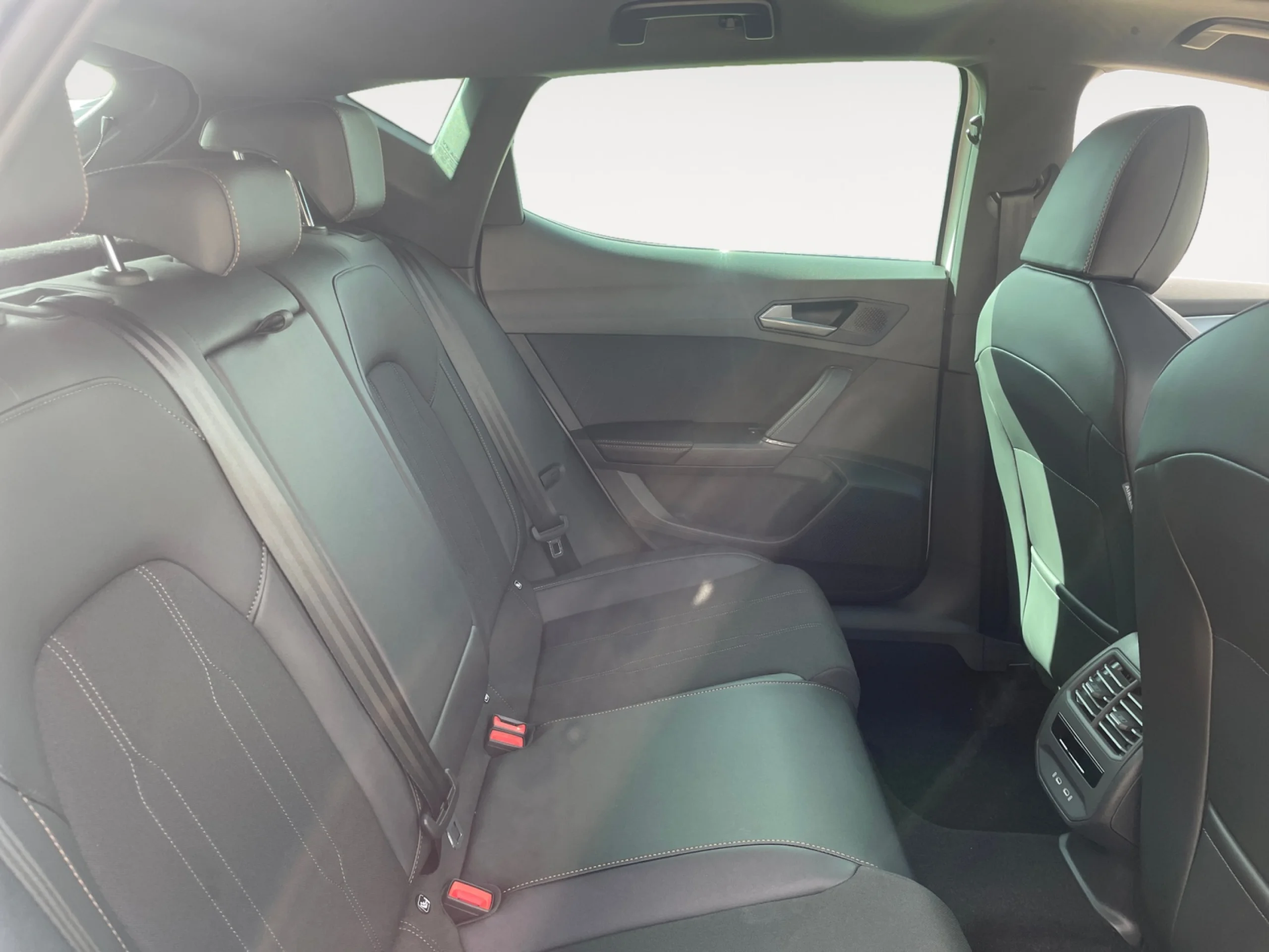 CUPRA LEON 1.5 ETSI 110KW (150CV) DSG - Foto 6