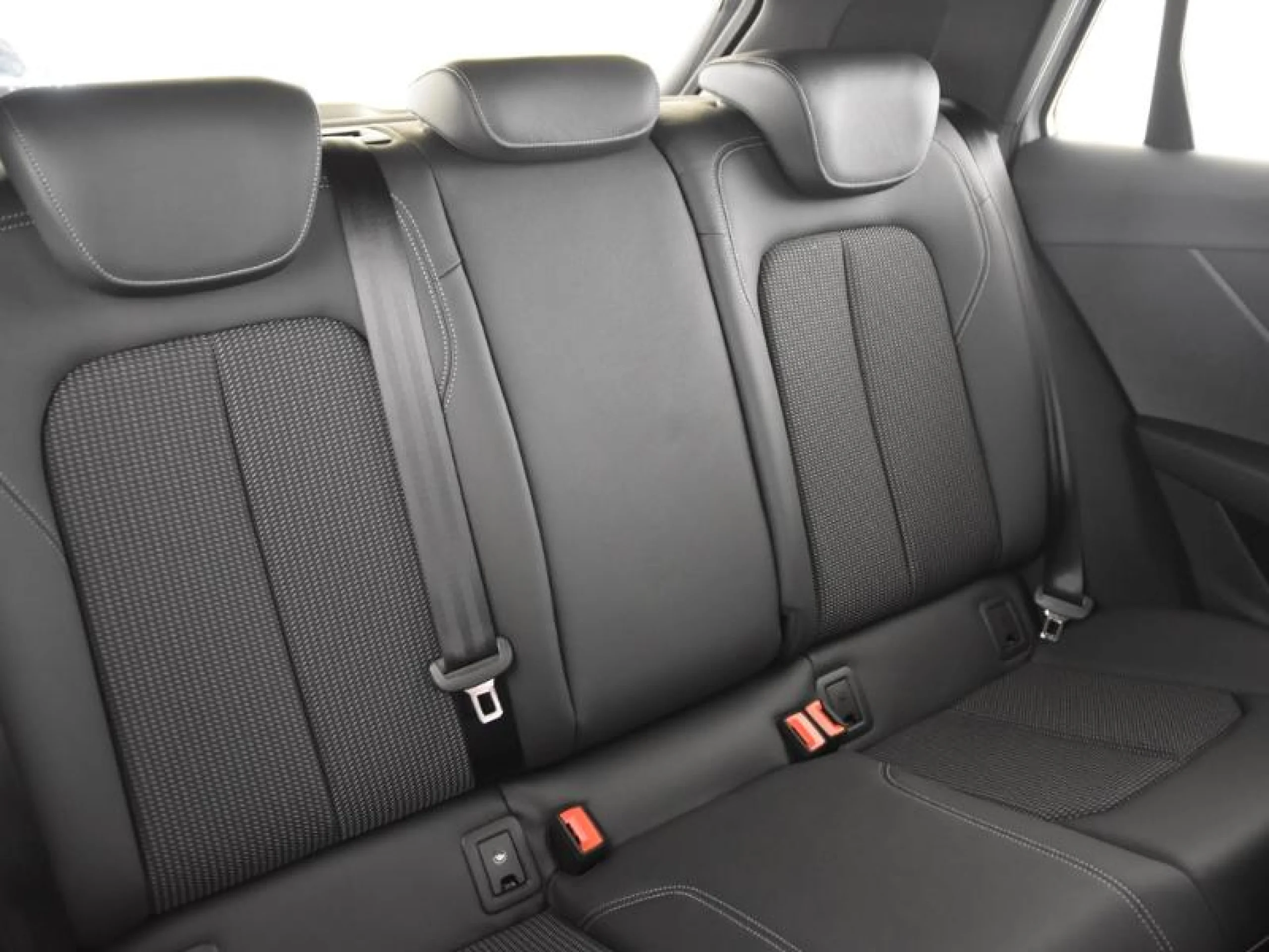 AUDI Q2 ADRENALIN 35 TFSI 110KW (150CV) S TRONIC - Foto 6