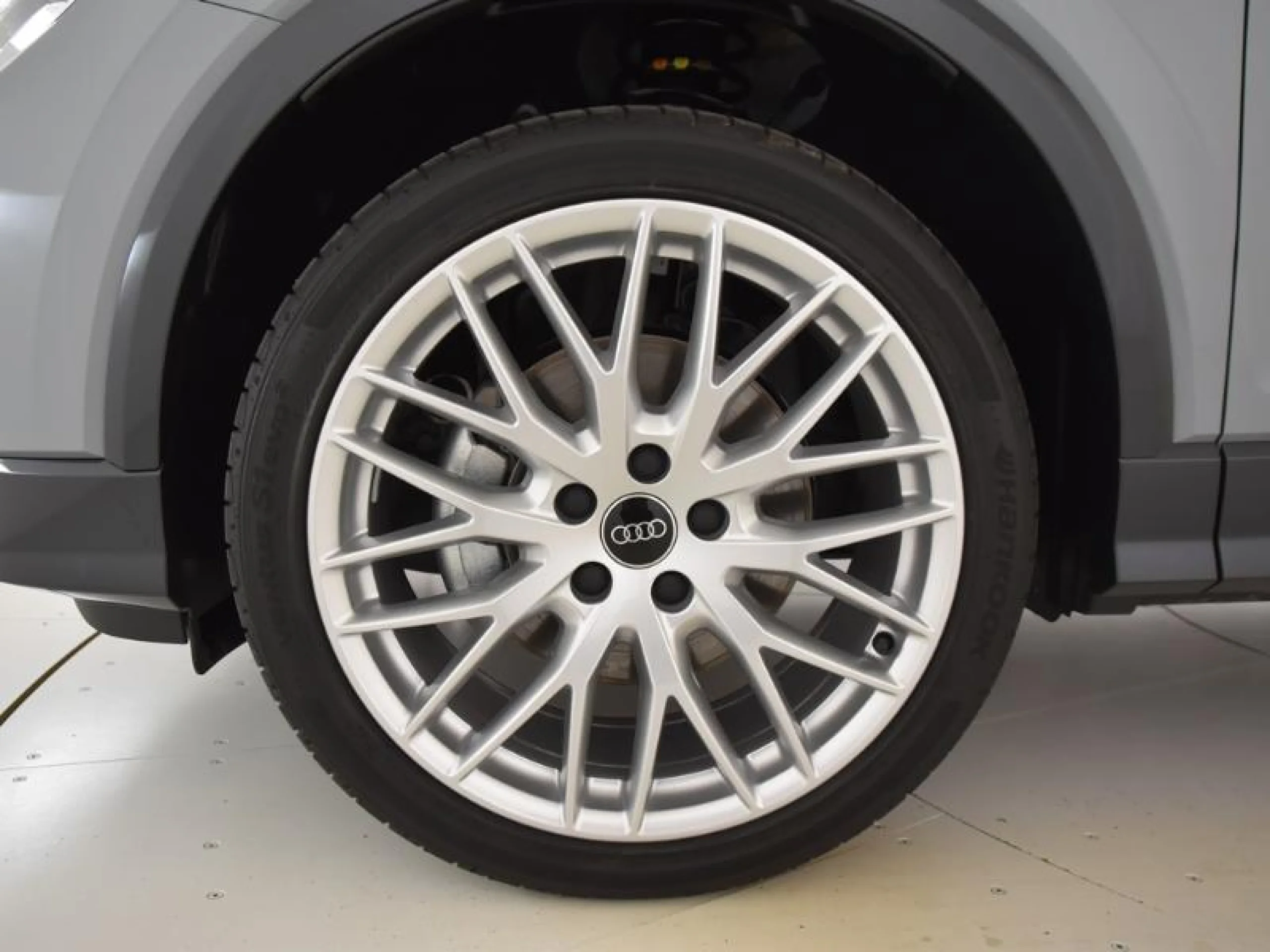 AUDI Q2 ADRENALIN 35 TFSI 110KW (150CV) S TRONIC - Foto 8