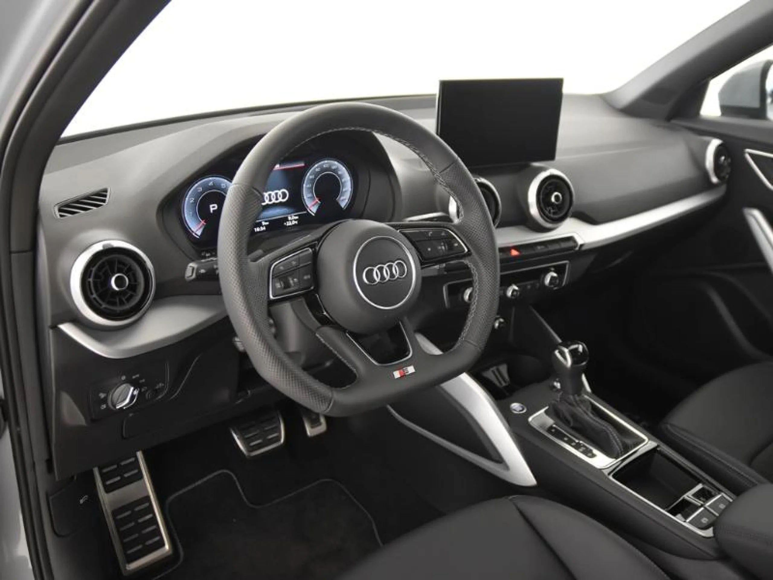 AUDI Q2 ADRENALIN 35 TFSI 110KW (150CV) S TRONIC - Foto 11