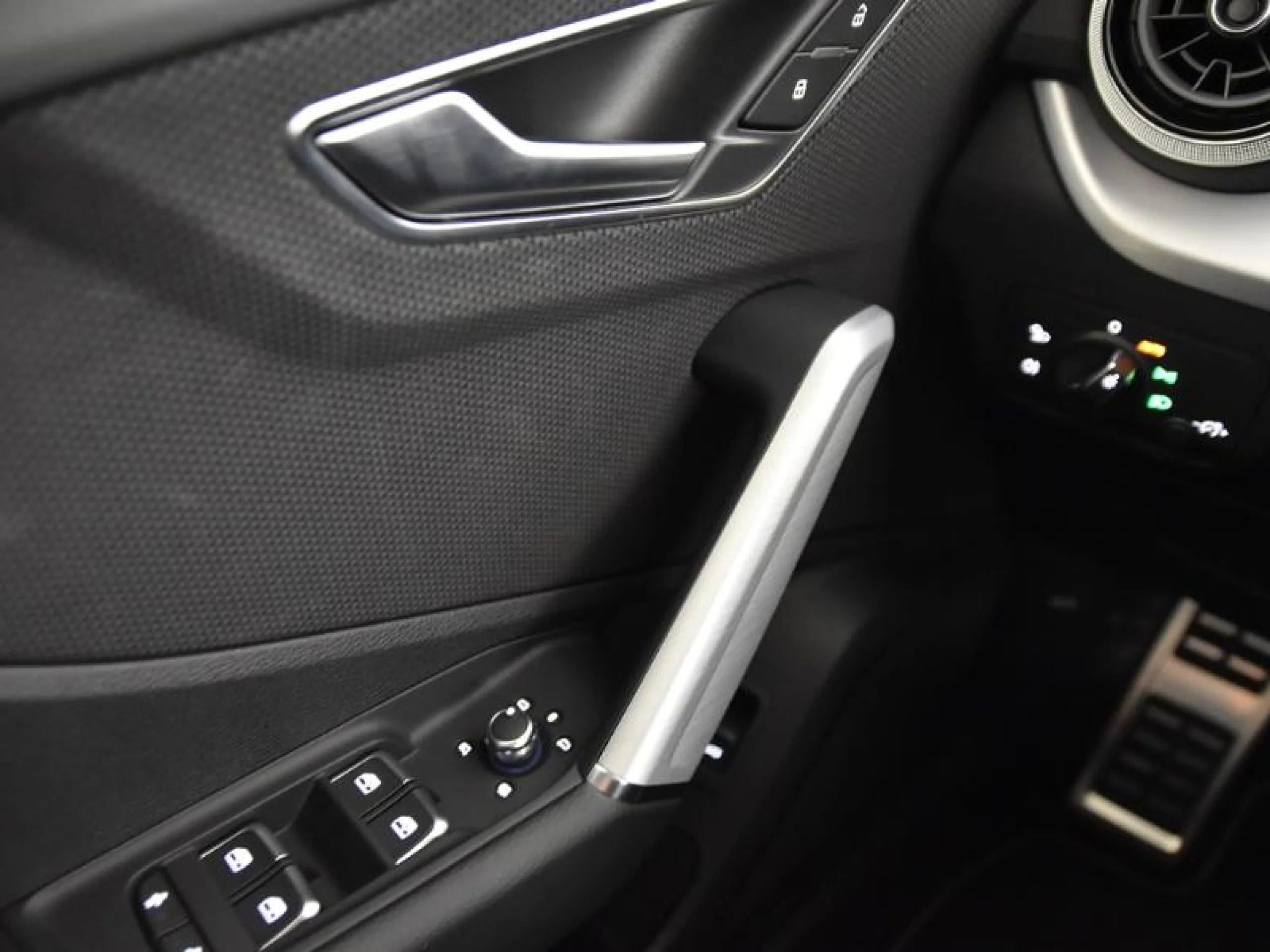 AUDI Q2 ADRENALIN 35 TFSI 110KW (150CV) S TRONIC - Foto 19