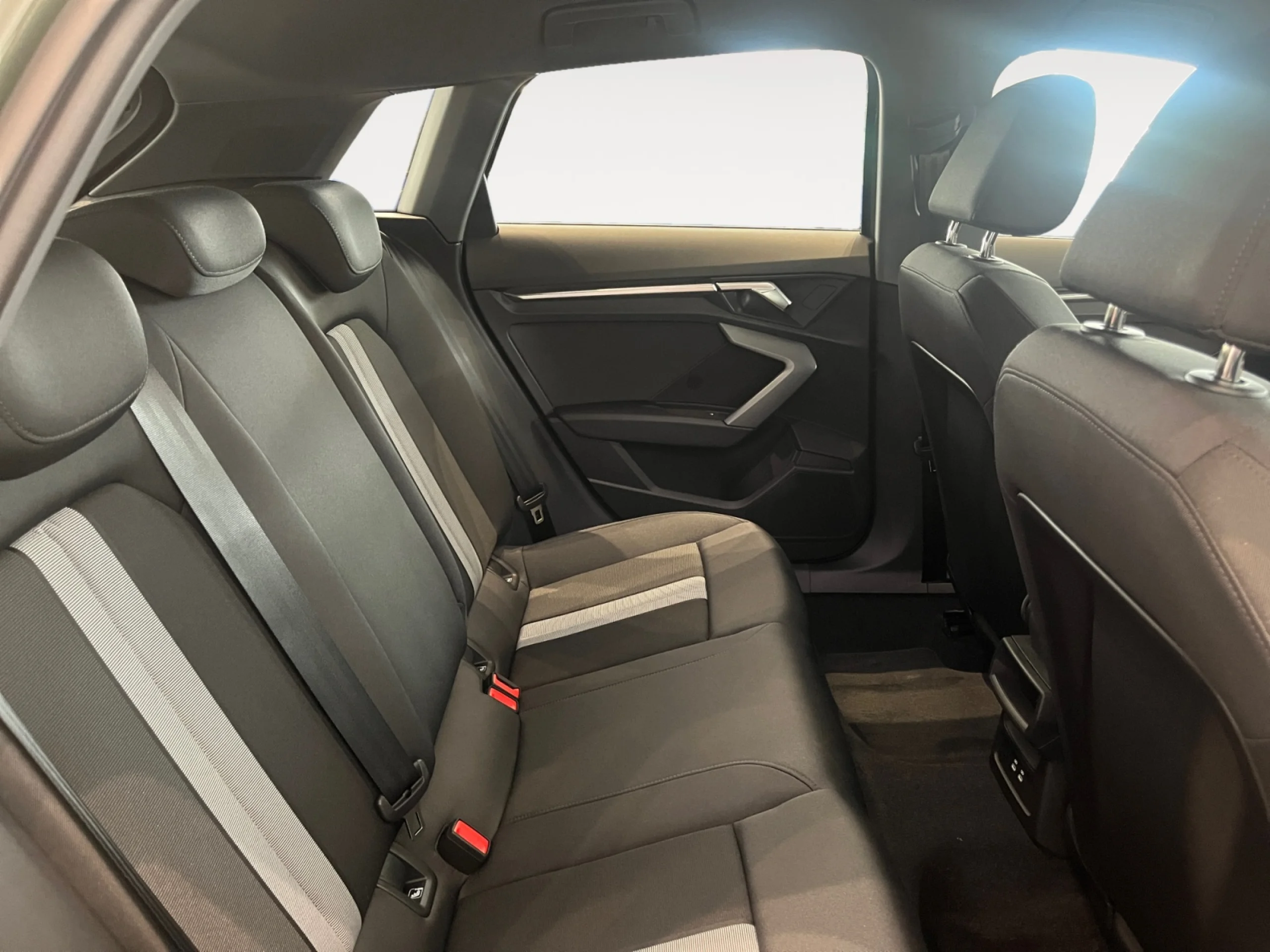 AUDI A3 A3 SPORTBACK ADVANCED 30 TFSI  85 KW 6 VEL. - Foto 6