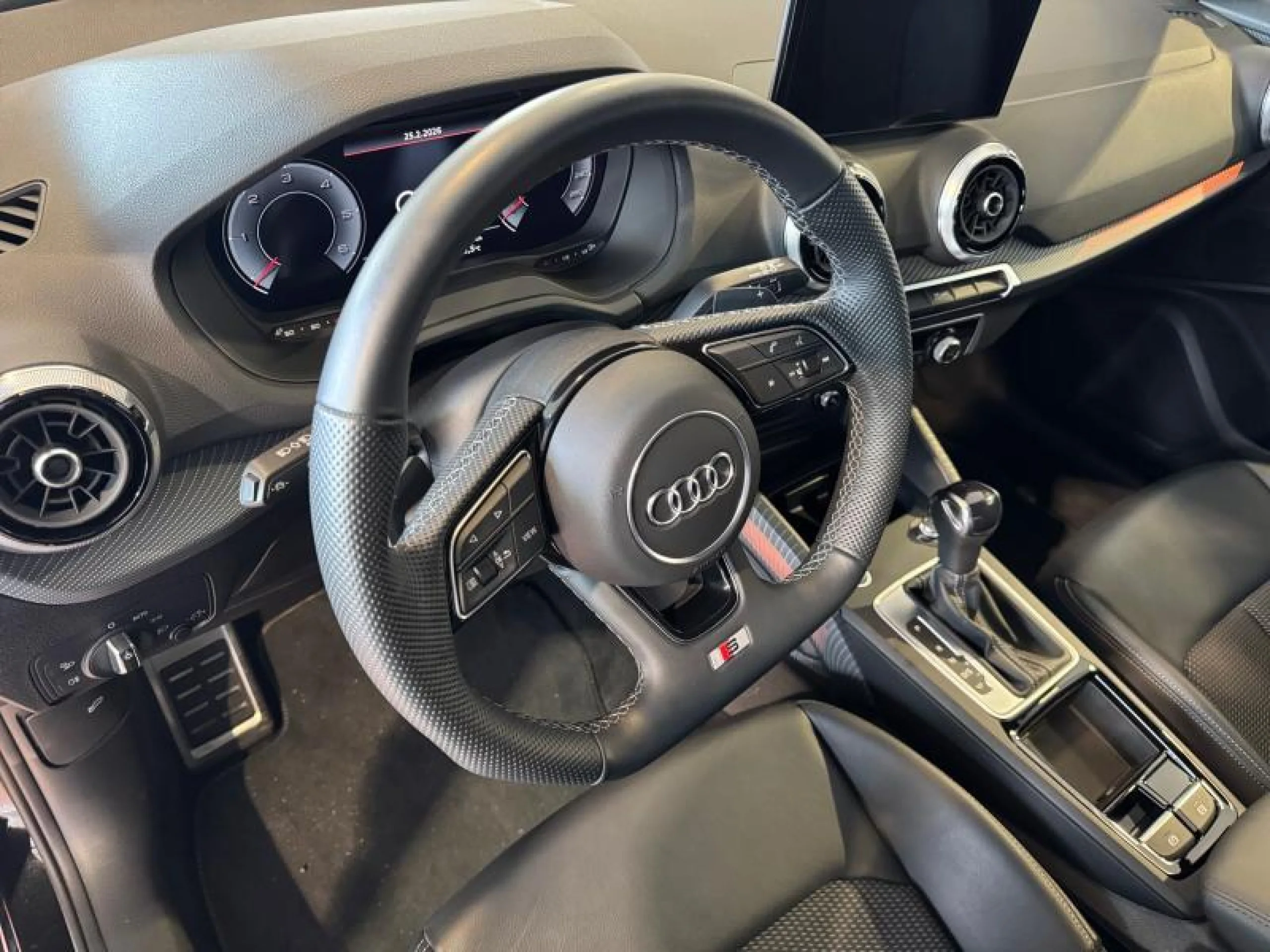 AUDI Q2 ADRENALIN EDITION 35 TDI 110KW S TRONIC - Foto 9