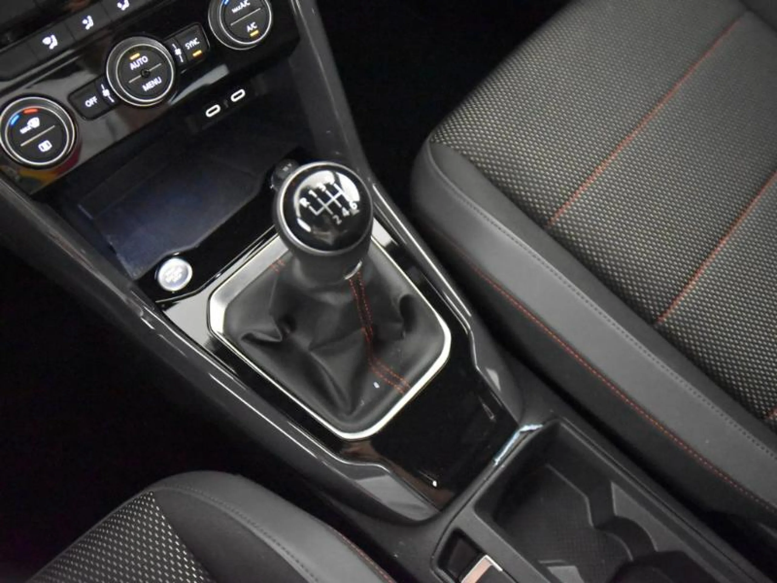 VOLKSWAGEN T ROC SPORT 1.5 TSI 110KW (150CV) - Foto 10