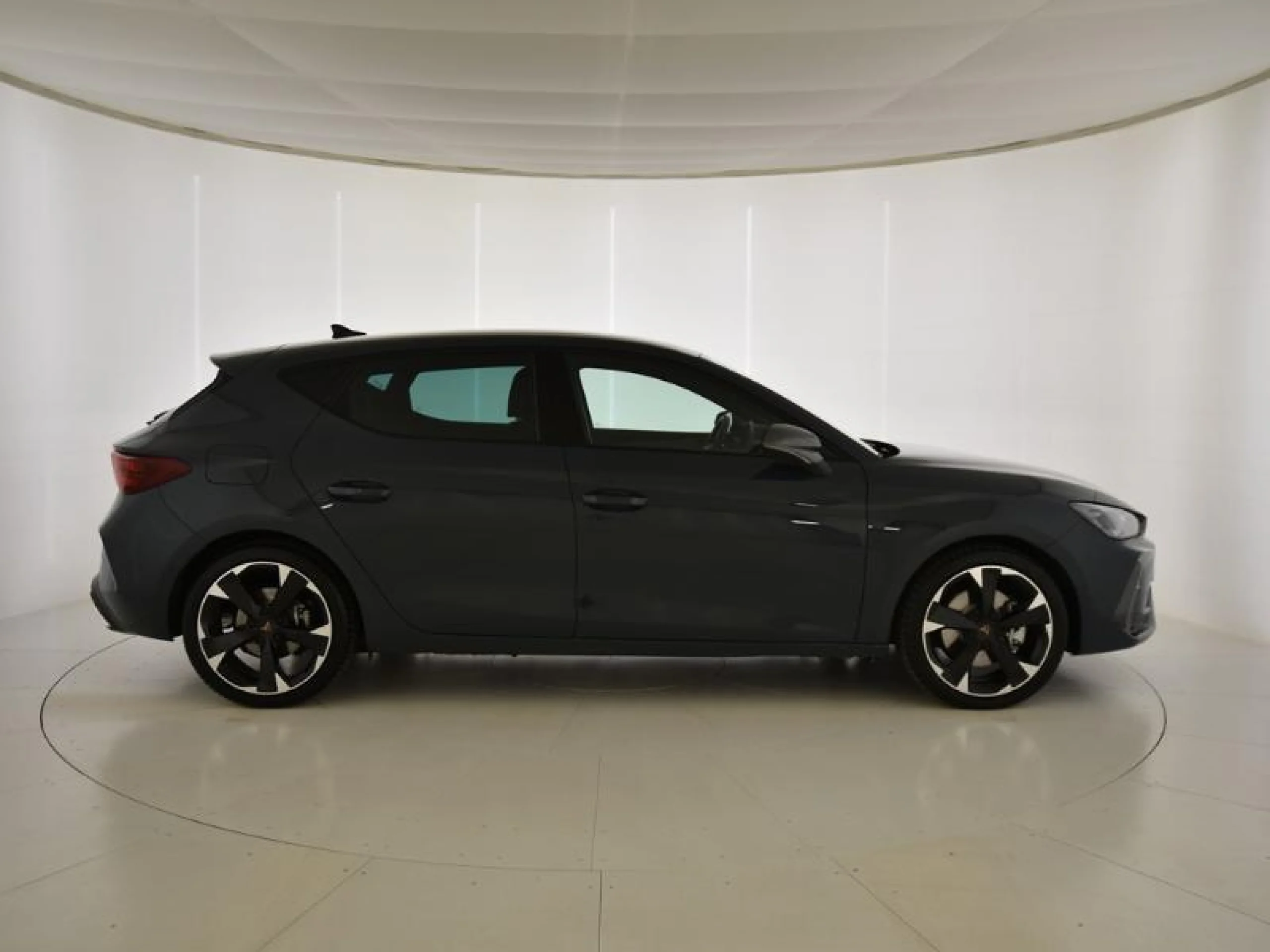 CUPRA LEON 1.5 TSI E HYBRID 150W (204CV) DSG - Foto 4