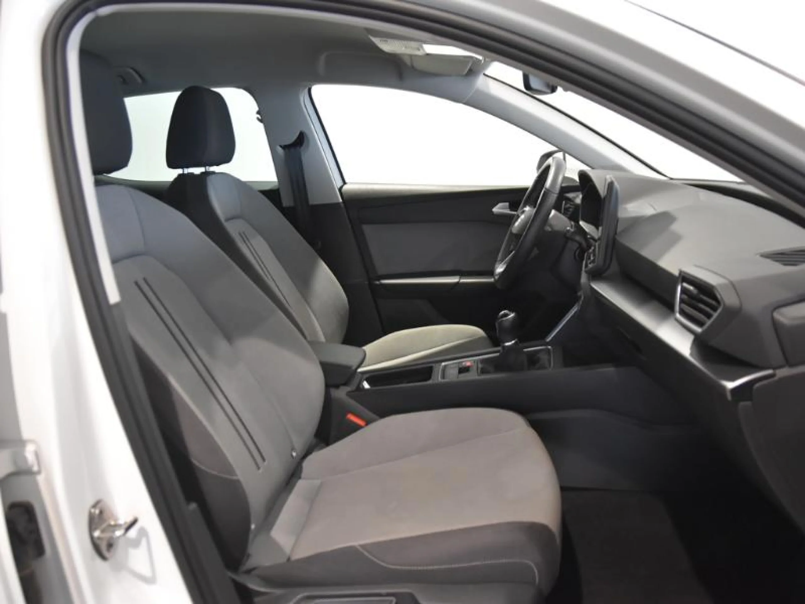 SEAT LEON 1.5 TSI 85KW S&S STYLE 25 ANIVERSARIO - Foto 5