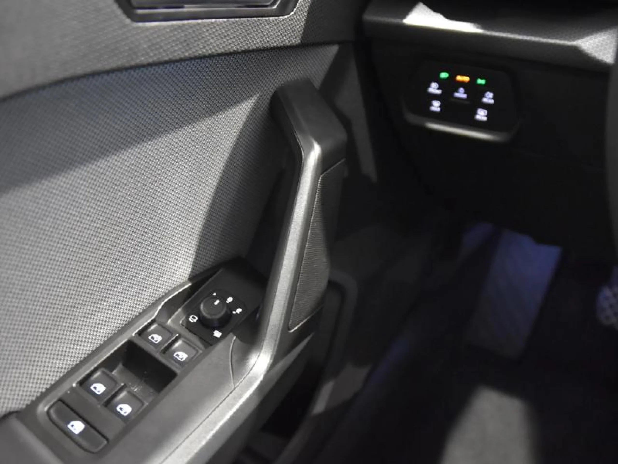 SEAT LEON 1.5 TSI 85KW S&S STYLE 25 ANIVERSARIO - Foto 17