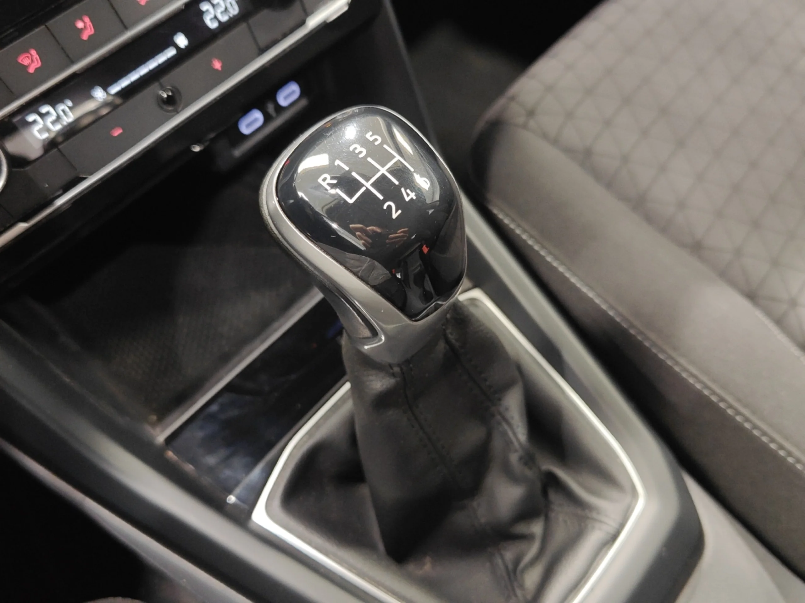 VOLKSWAGEN T CROSS ADVANCE 1.0 TSI 85KW (115CV) - Foto 17