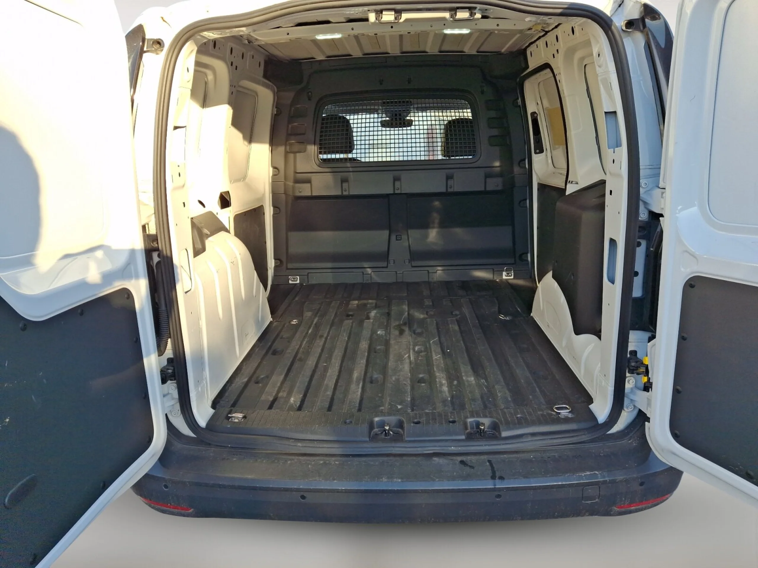 VW COMERCIALES Caddy CADDY  CARGO  1.5 TSI HYBRID 85 KW (116 CV) / 85 KW (116 CV) DSG 6 VEL. - Foto 7